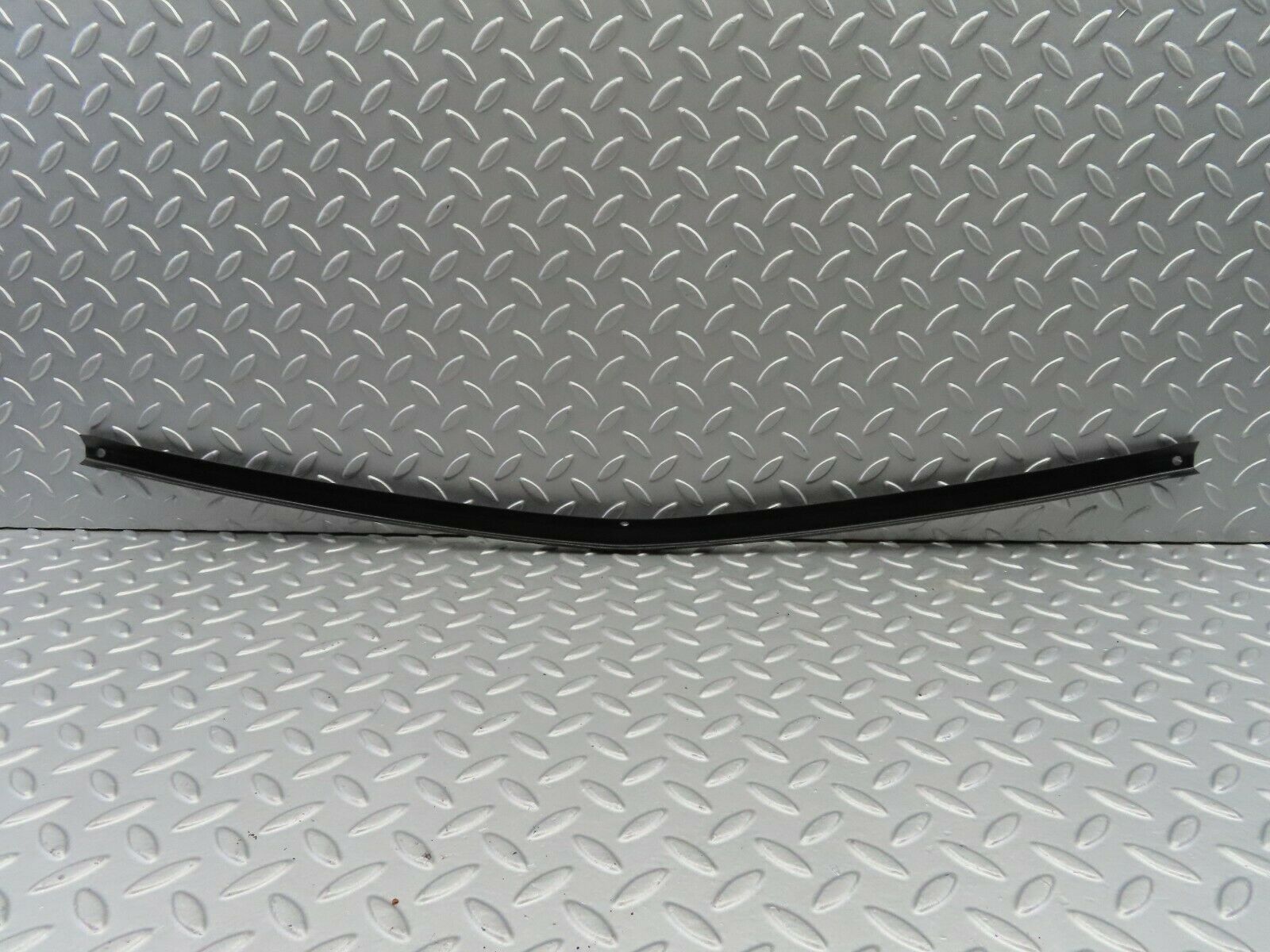 7068 Mercedes-Benz C107 350SLC Coupe Front Bumper Trim