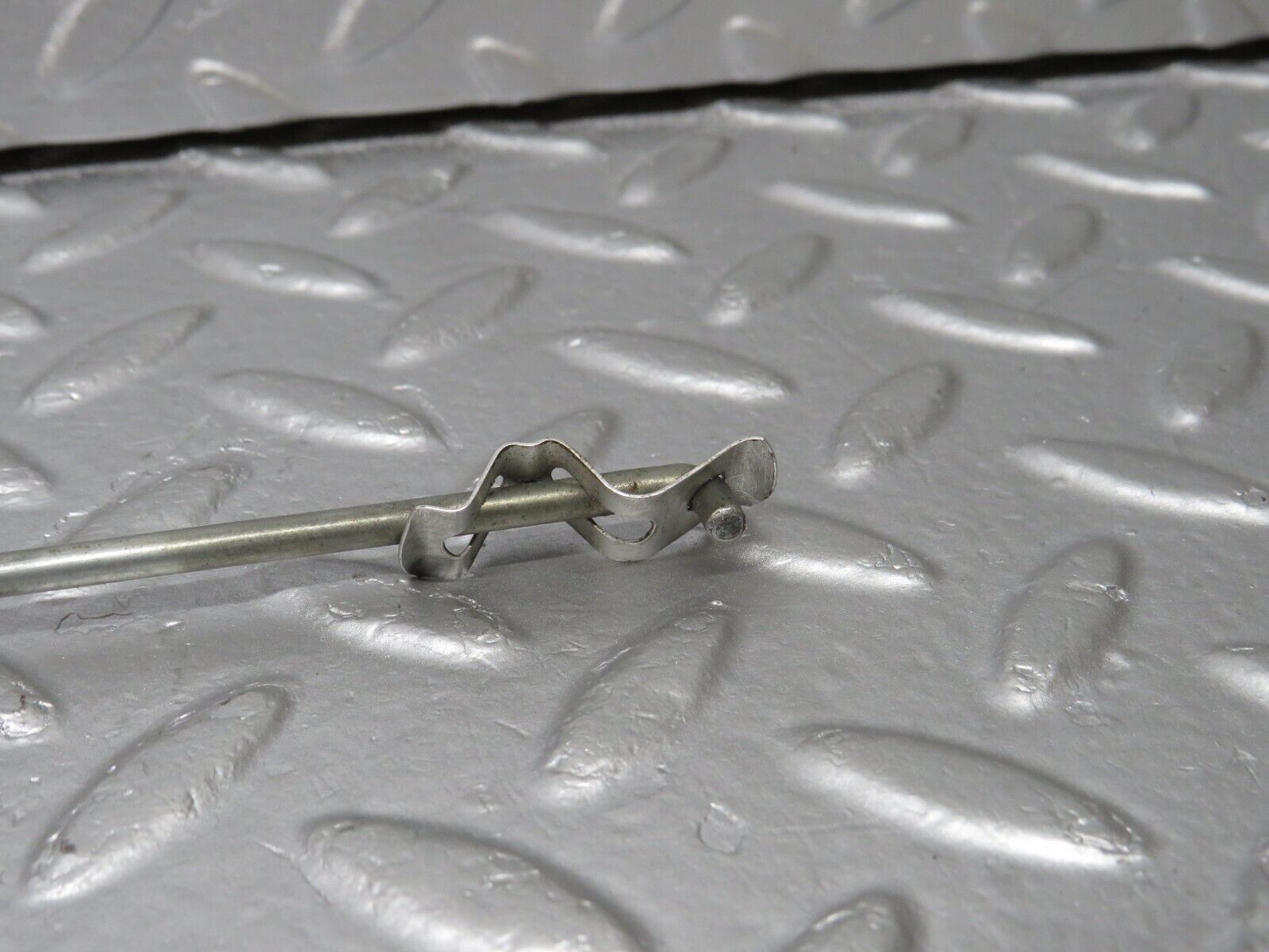 40458 Mercedes-Benz W110 230 Rear Door Lock Control Bar