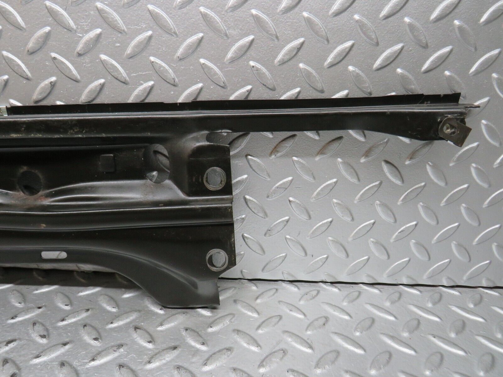 28990 Mercedes-Benz C124 320CE Coupe Rear Window Channel Support Left Side