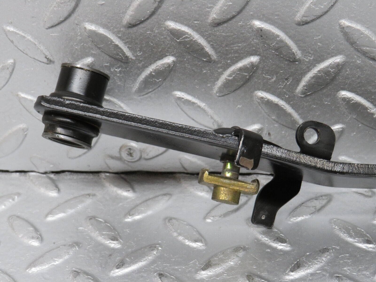 38811 Mercedes-Benz W201 190E 2.6L Brake Pedal With Rubber 1232910082