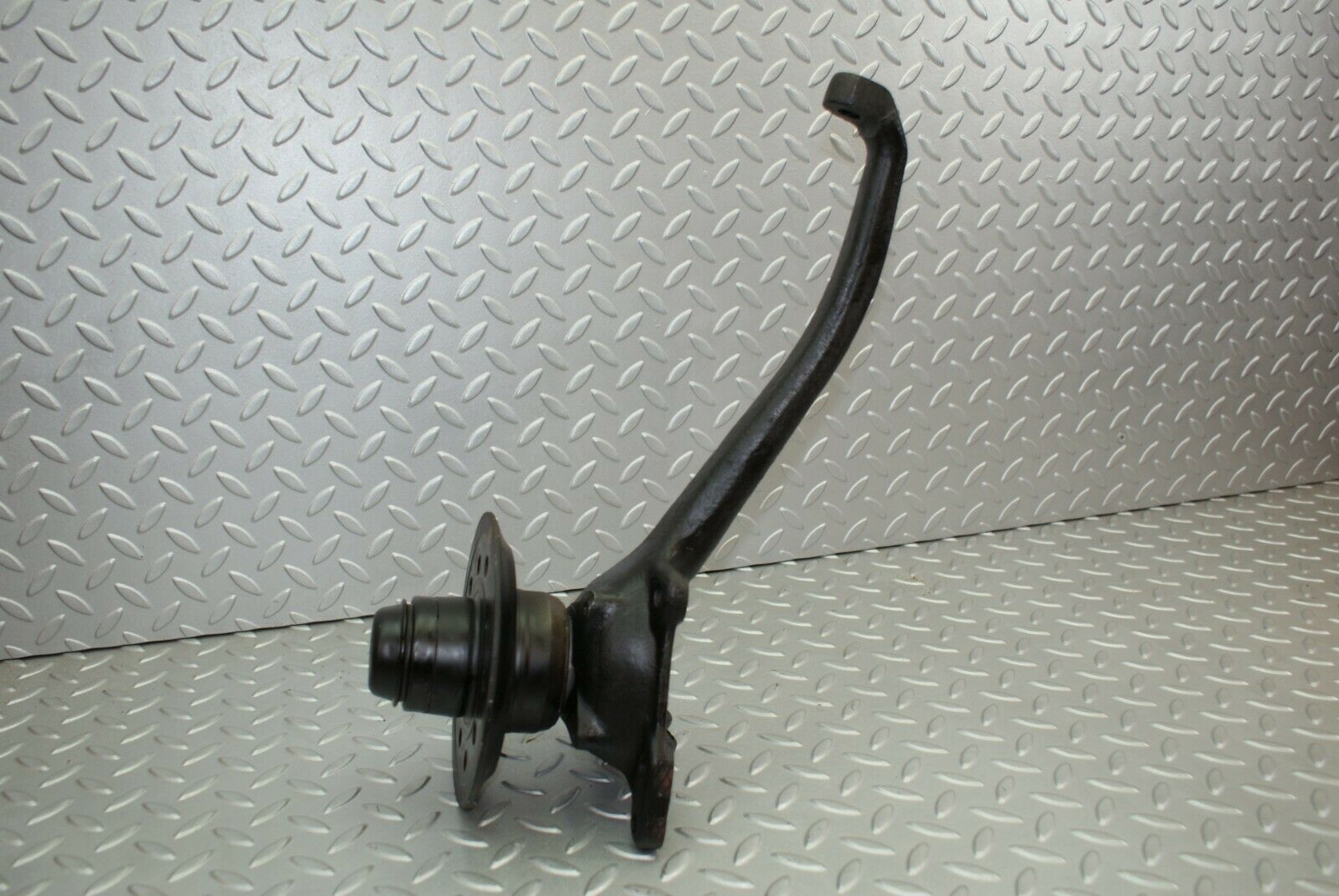 2701 Mercedes-Benz W116 350SE Wheel Hub Front Left