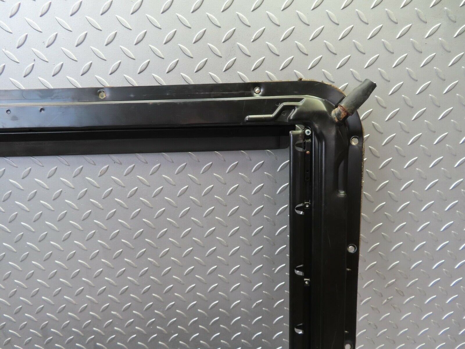 14796 Mercedes-Benz W201 190E Power Sunroof Frame