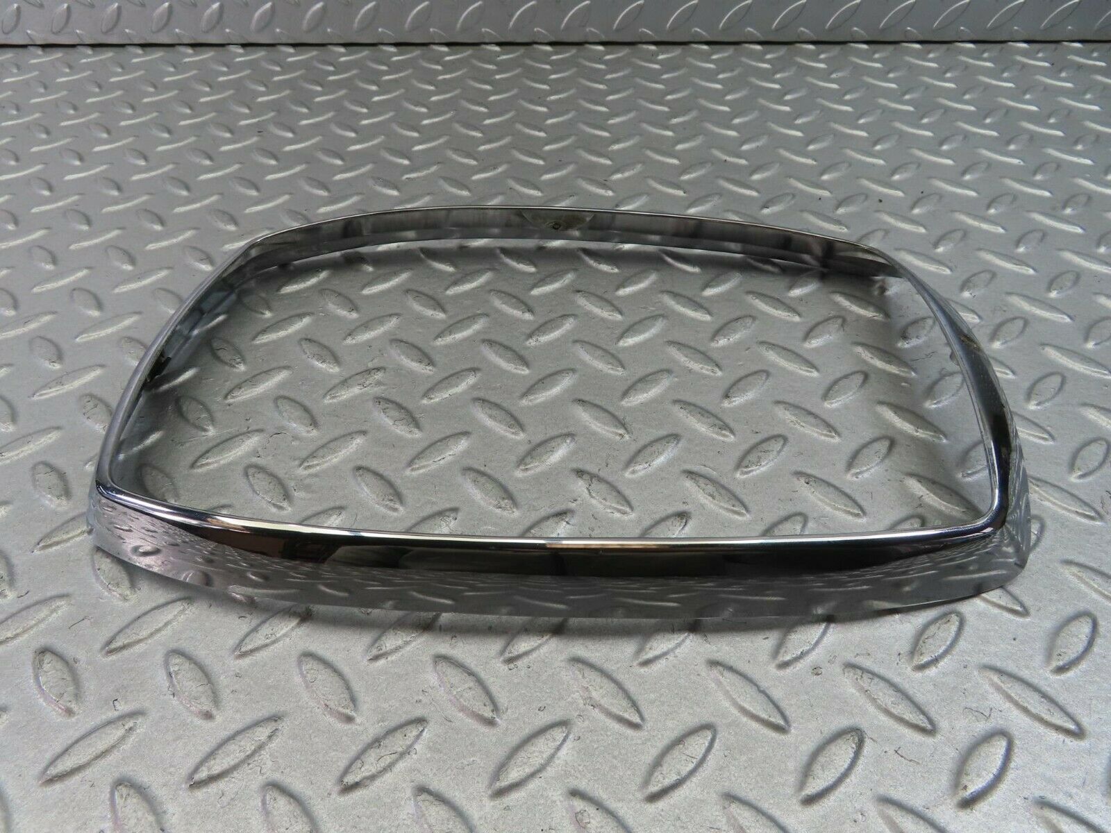 8177 Mercedes-Benz W114 Headlight Chrome Frame