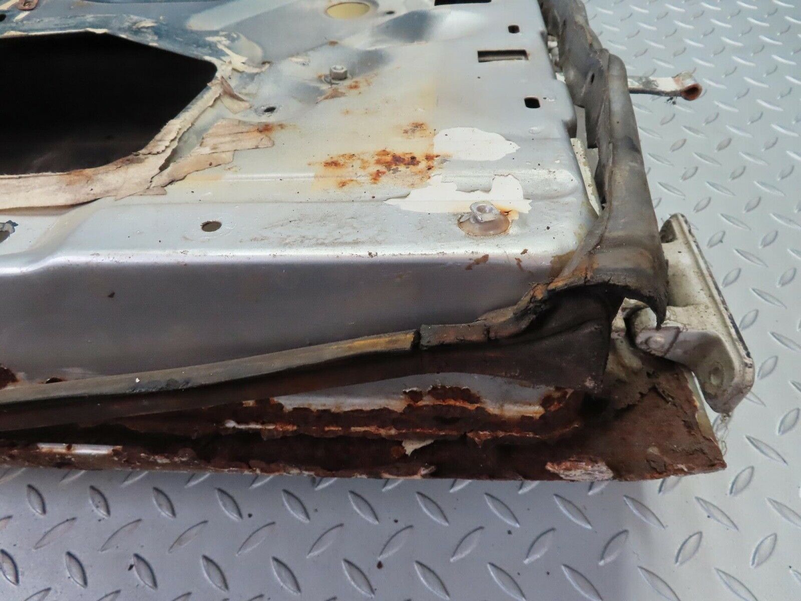 12554 Mercedes-Benz W108 280SE 3.5 Front Left Door