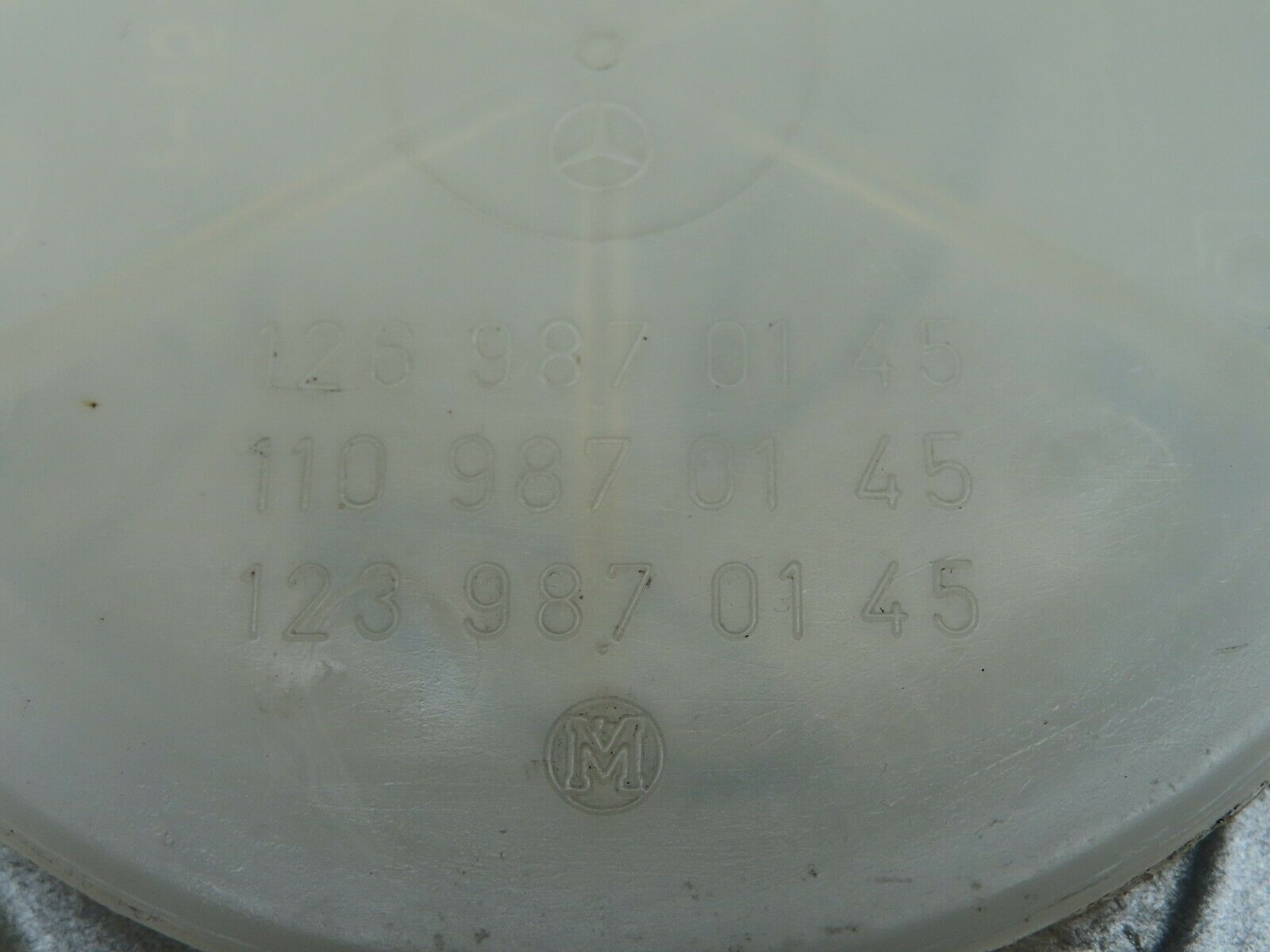 3921 Mercedes-Benz S123 200T Wagon Cover Lid 1239870145