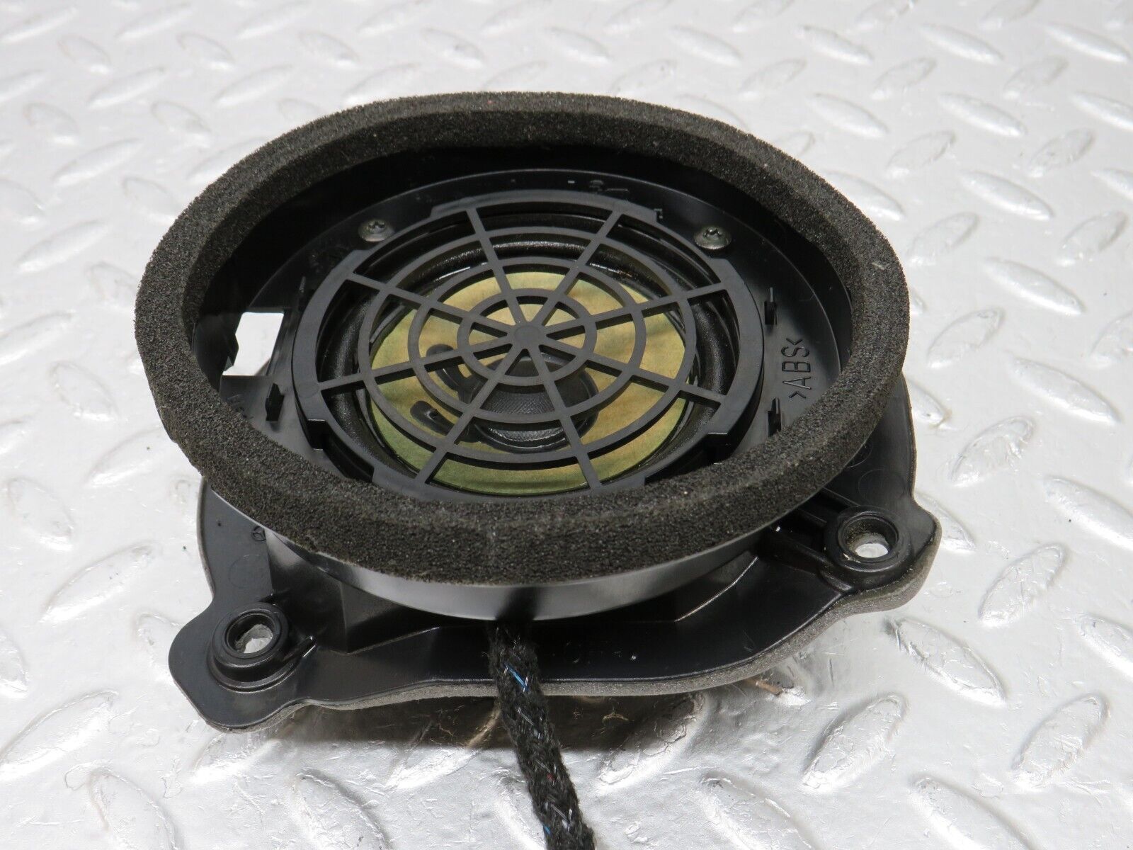 34722 Mercedes-Benz W210 320E Rear Right Door Speaker 2108274014 2108273614