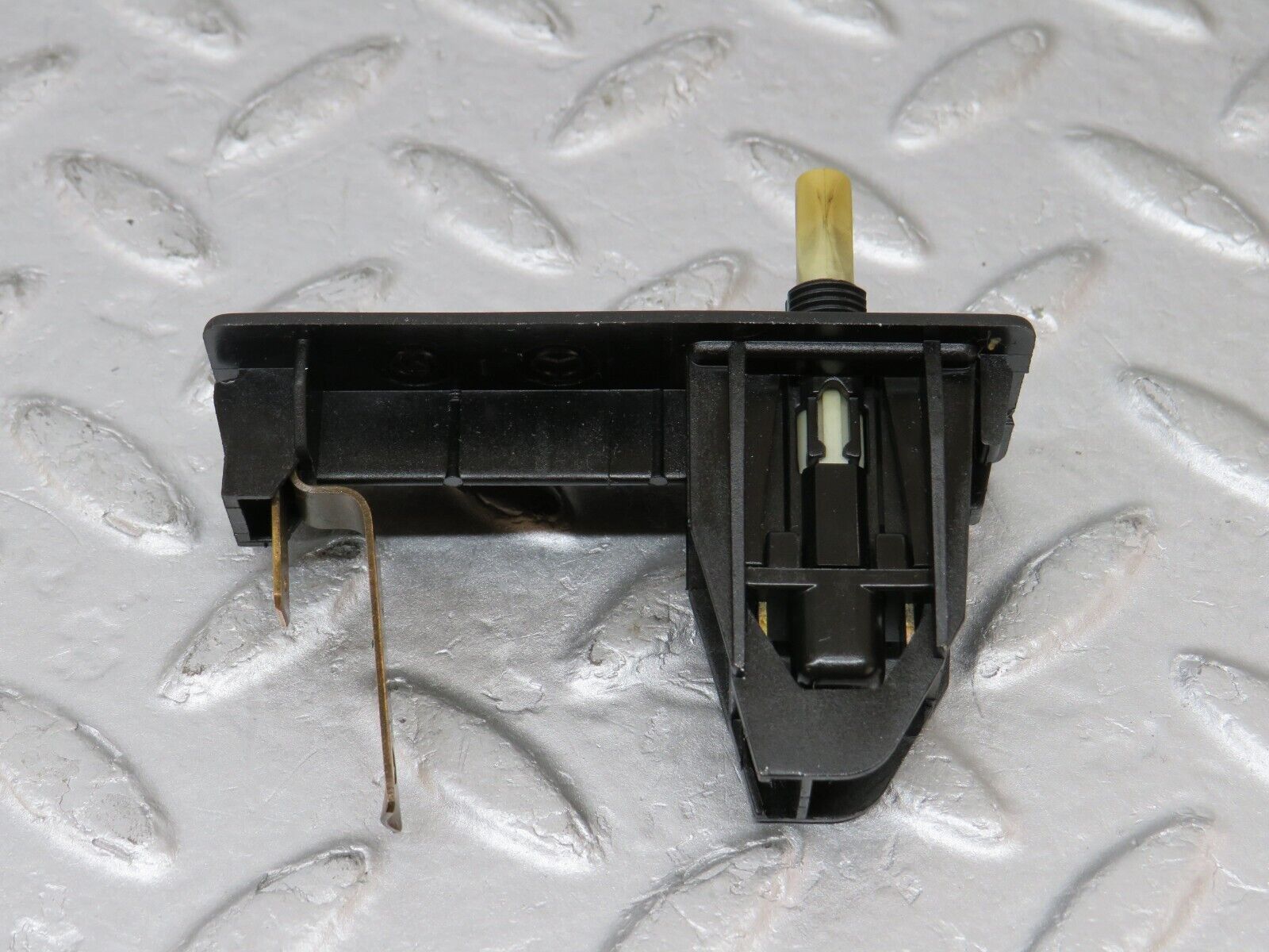 36054 Mercedes-Benz W126 420SE Trunk Boot Light Switch 2018201211