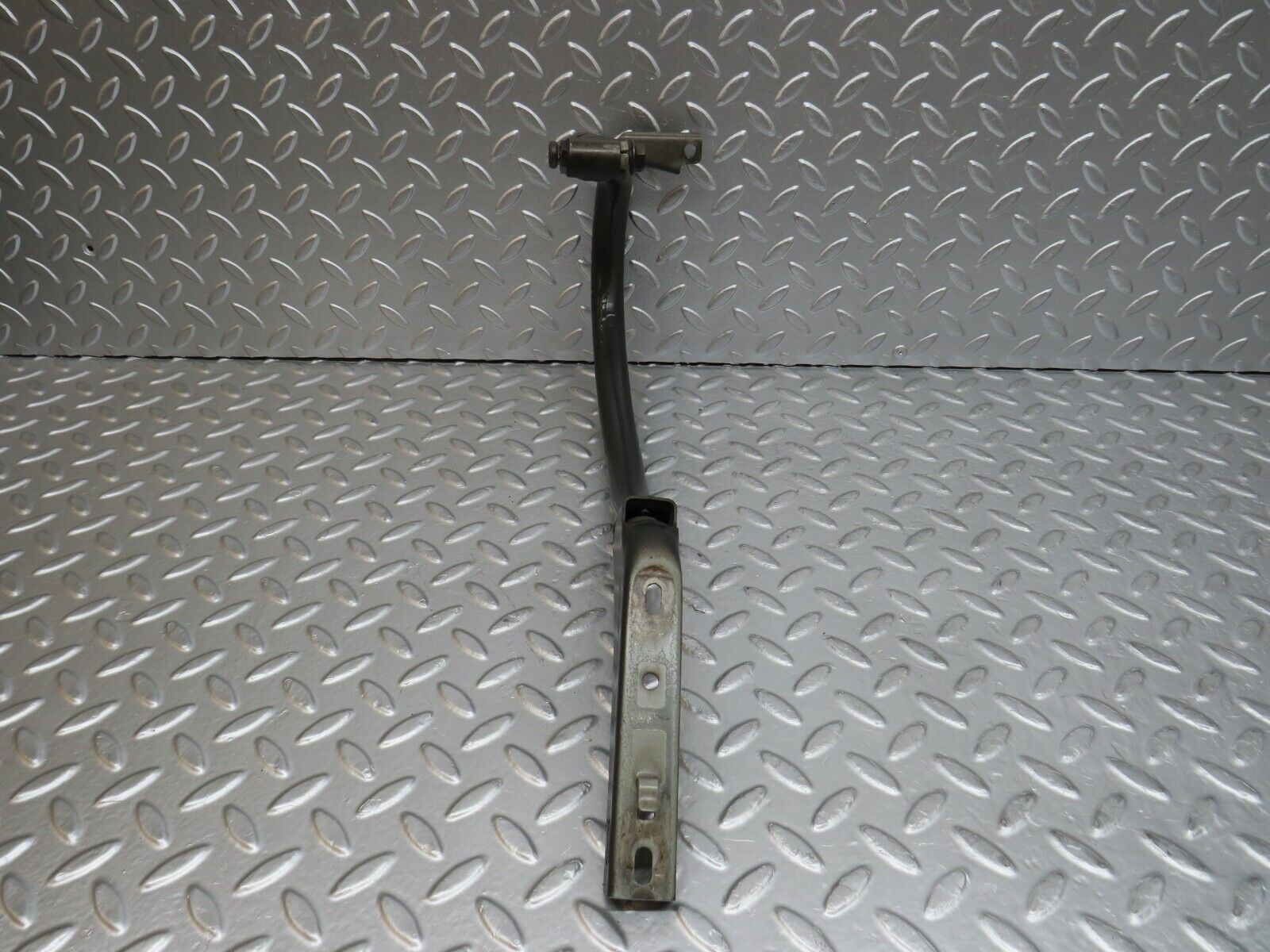 29282 Mercedes-Benz W124 230E Trunk Lid Hinge Right Side