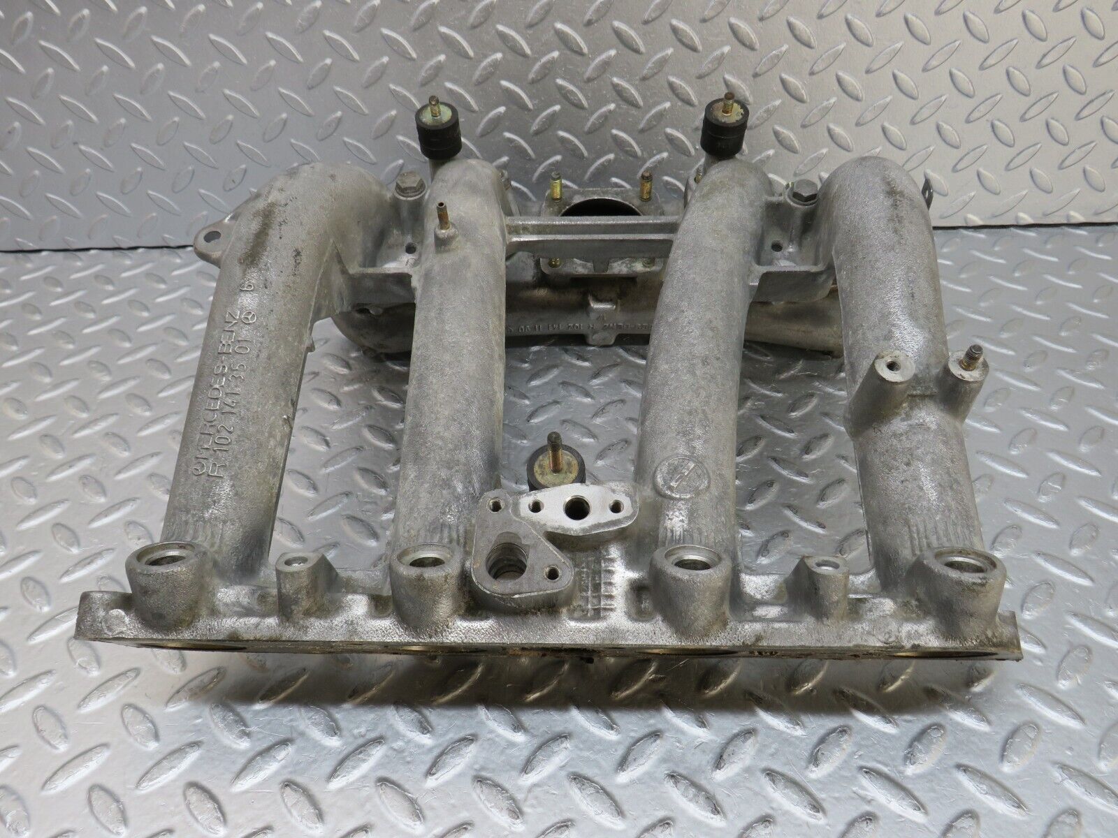 36675 Mercedes-Benz W201 190E 2.0L Air Intake Manifold 1021413501