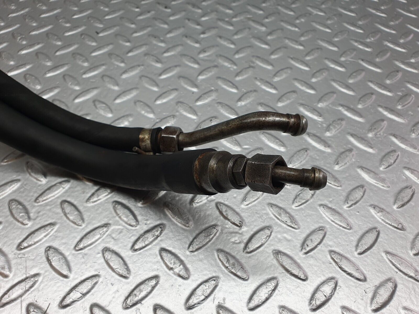 40817 Mercedes-Benz W123 300D Power Steering Oil Line Pipe