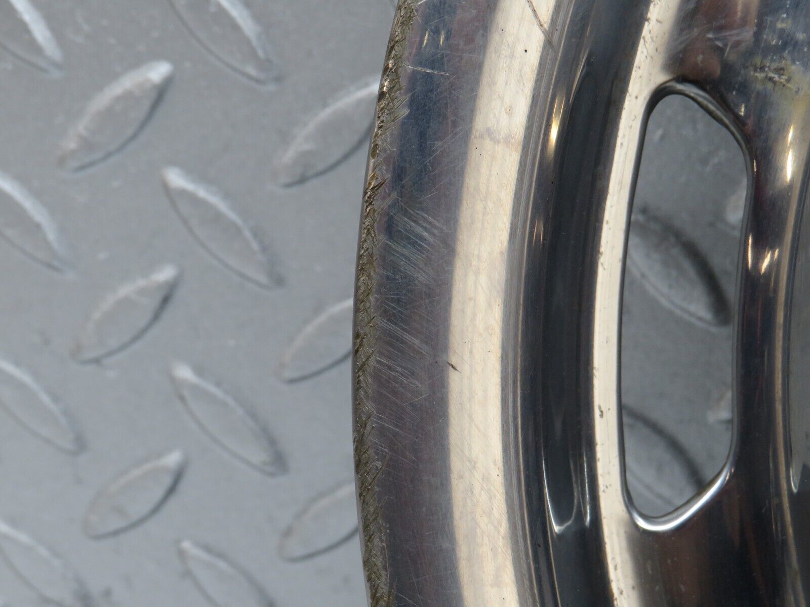 37465 Mercedes-Benz W109 300SEL Wheel Hub Cap 14"