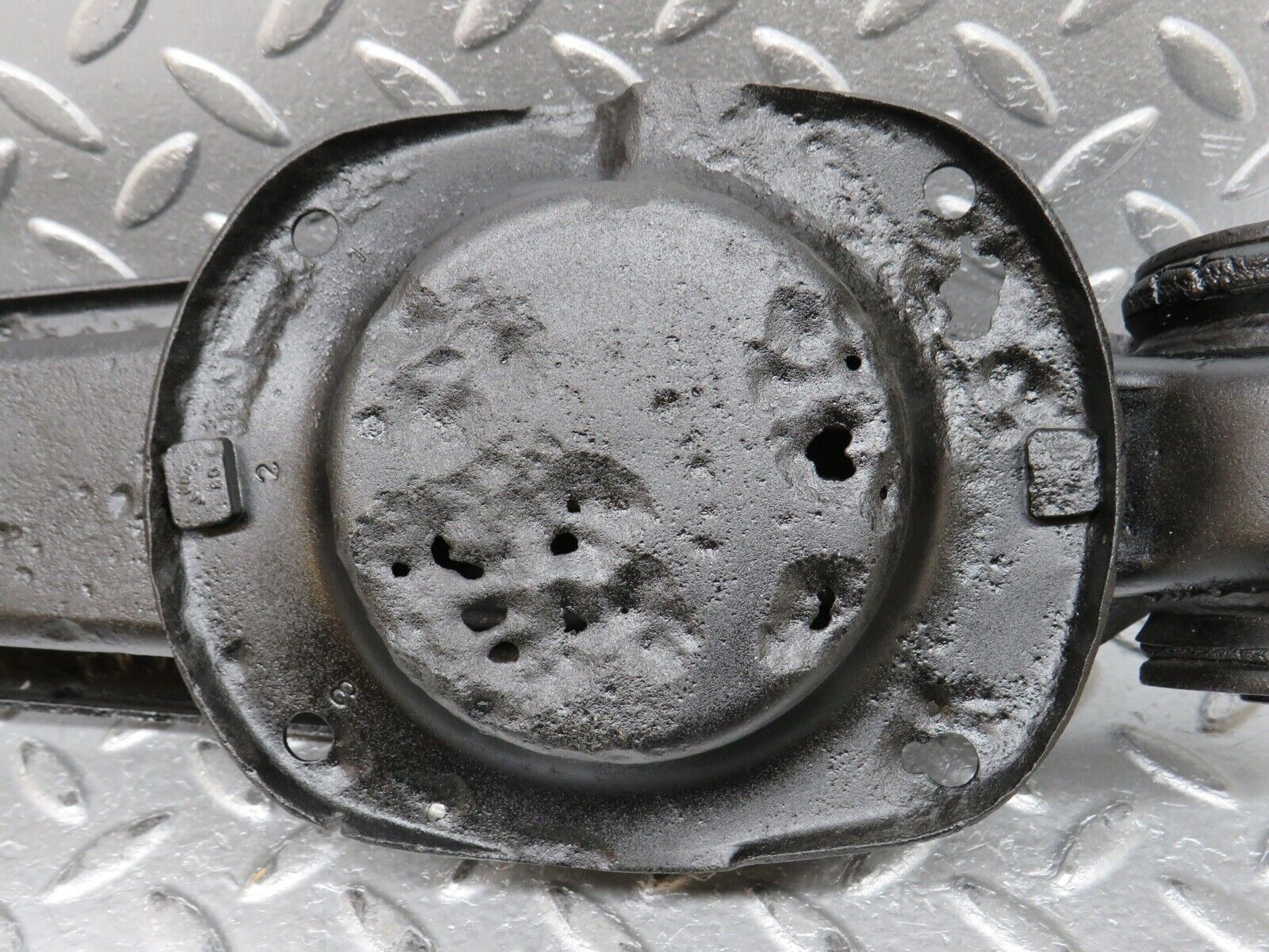 0367 Mercedes-Benz W108 280SE Rear Axle Spring Coil Mount