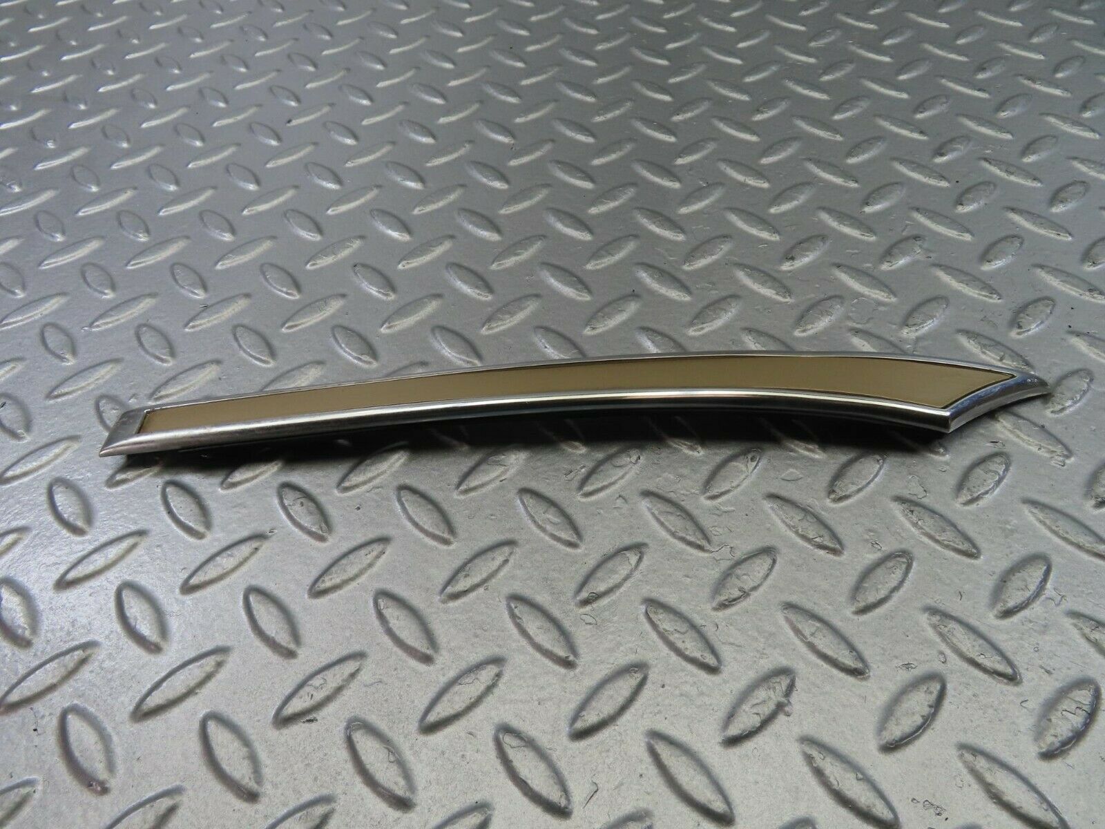 10861 Mercedes-Benz W123 230E C Pillar Exterior Trim Right 1236981097