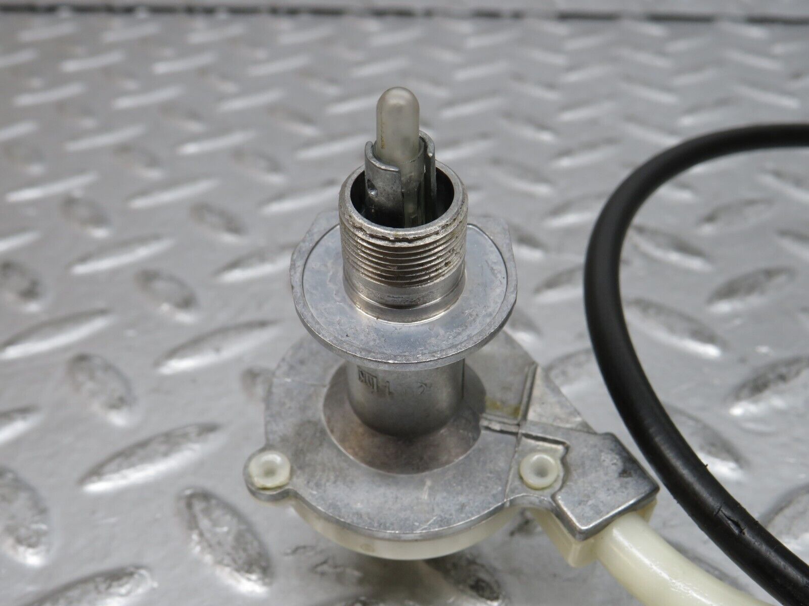 29777 Mercedes-Benz W123 230E Heater Regulator 1233300385