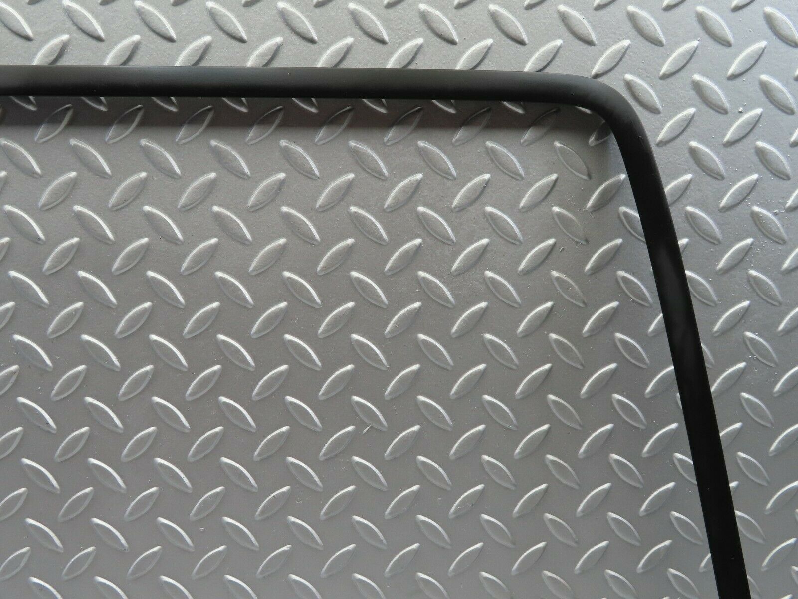 6713 Mercedes-Benz S124 E220 Wagon Rear Windscreen Surround