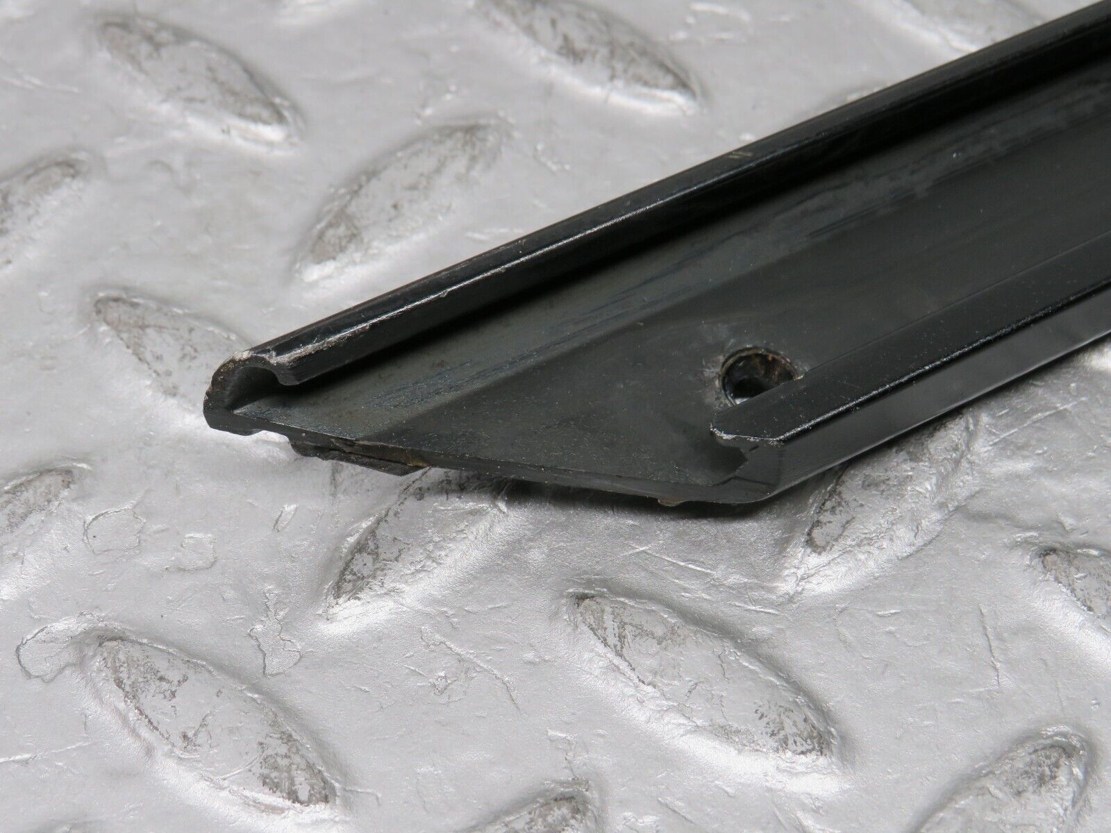 37895 Mercedes-Benz A124 320E Cabriolet A Pillar Sealing Rail Trim Left Side