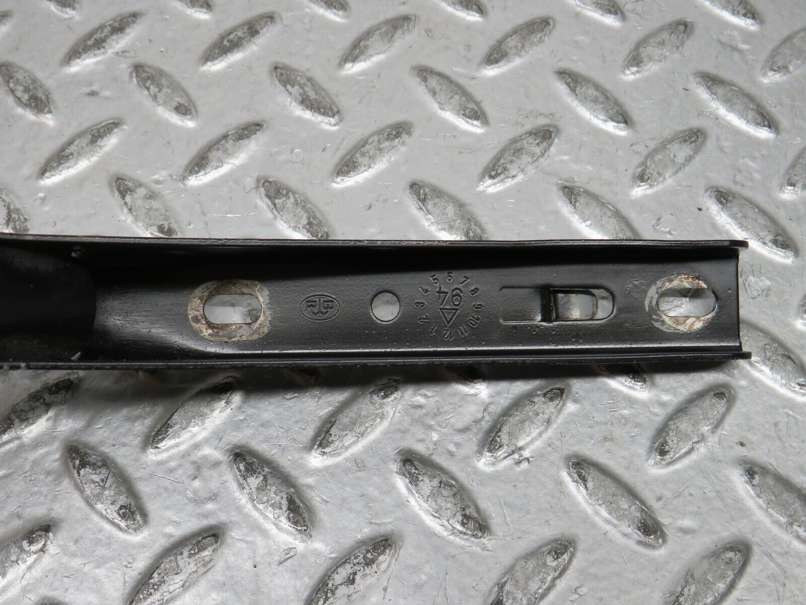 28963 Mercedes-Benz C124 220CE Coupe Boot Trunk Lid Hinge Right Side