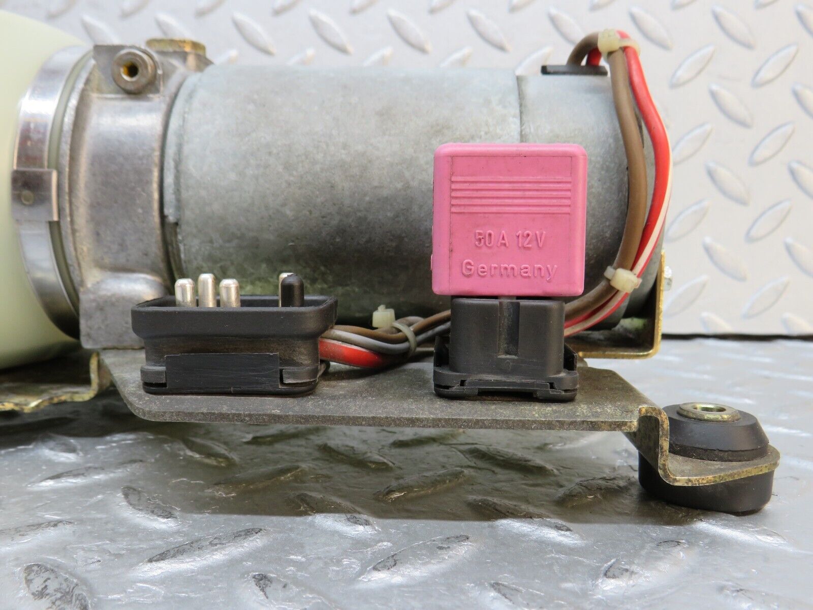 37967 Mercedes-Benz A124 320E Cabriolet Roof Top Hydraulic Pump Motor Bosch 1248002348 0542020007