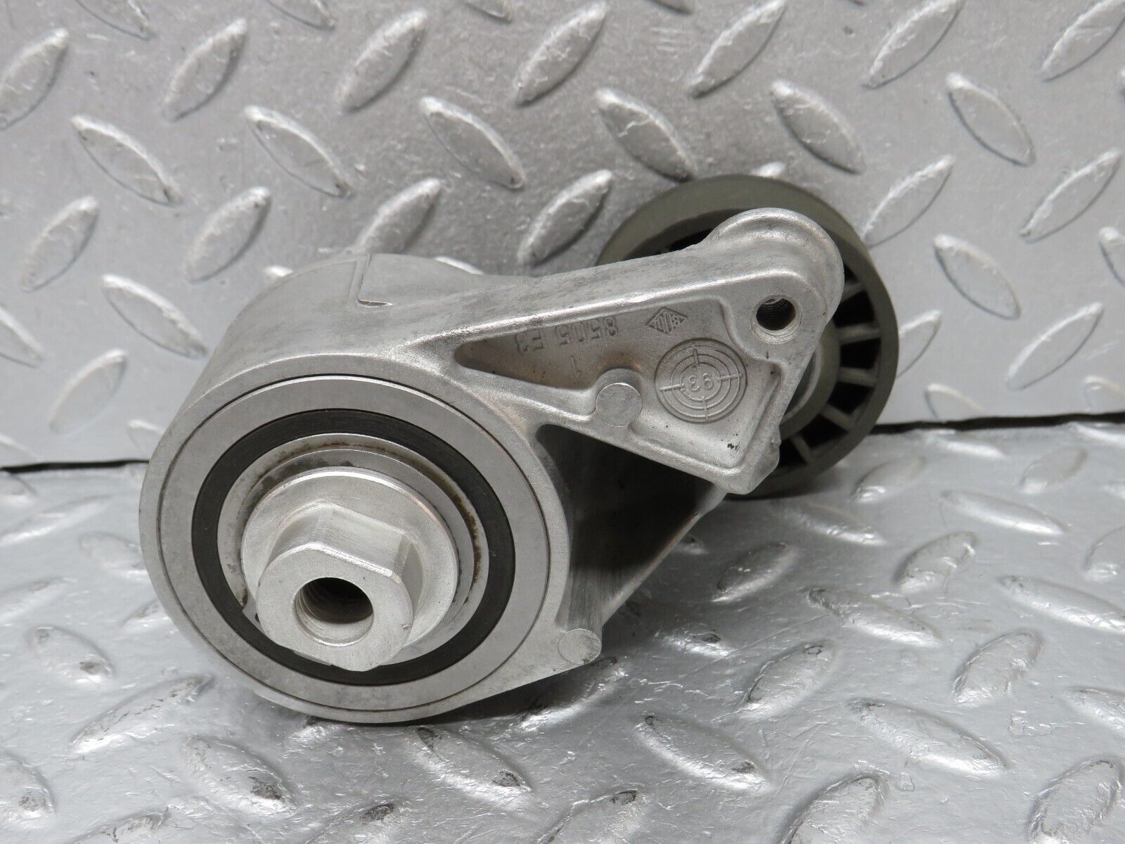 38932 Mercedes-Benz W201 190E 2.6L Belt Tensioner 1032021140 1032000570