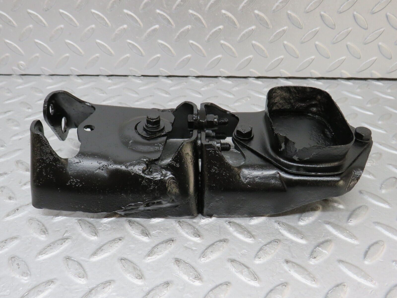 35789 Mercedes-Benz W108 Gearbox Mount Bracket