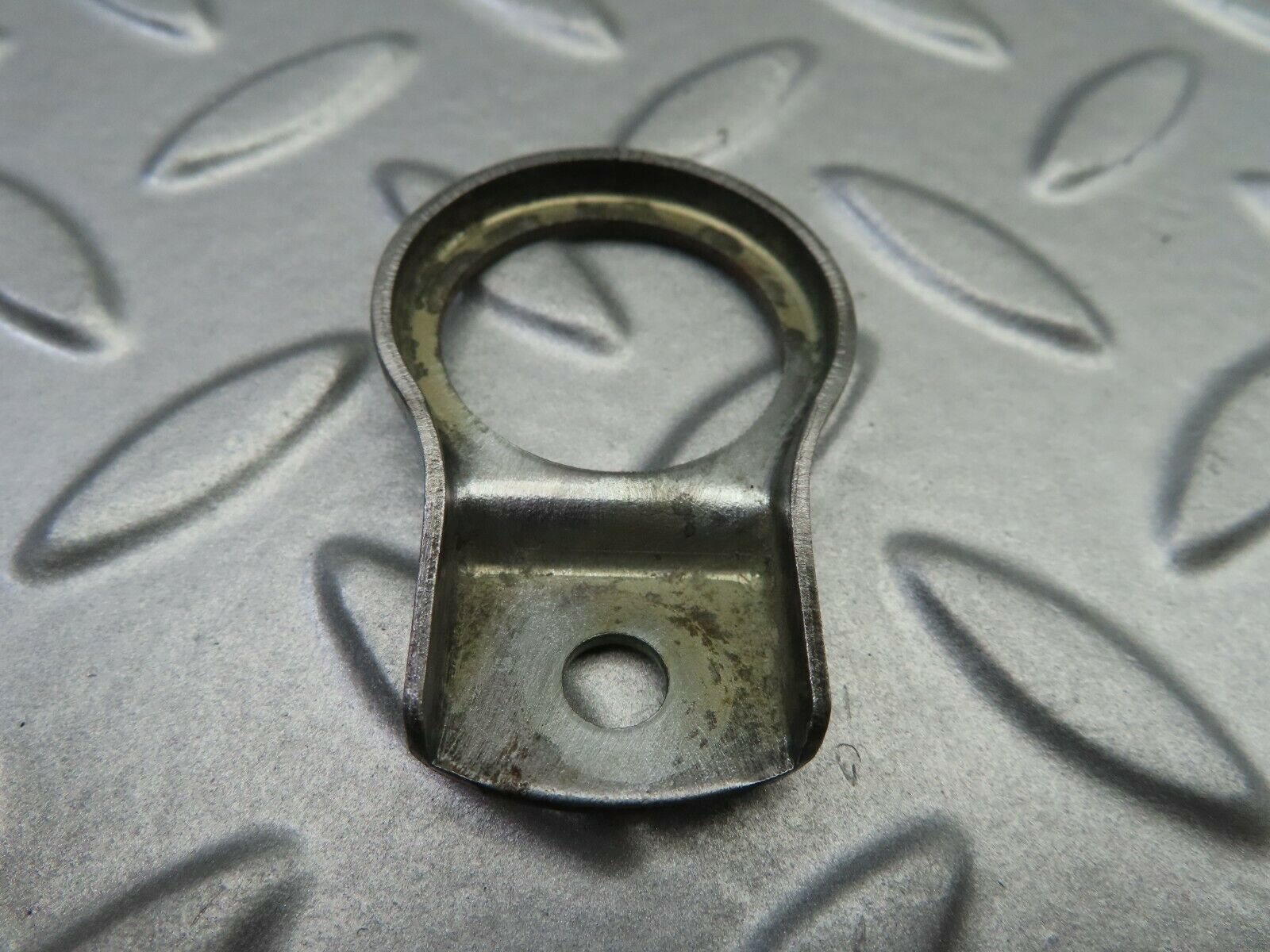 7092 Mercedes-Benz C107 350SLC Coupe Fuel Injector Bracket