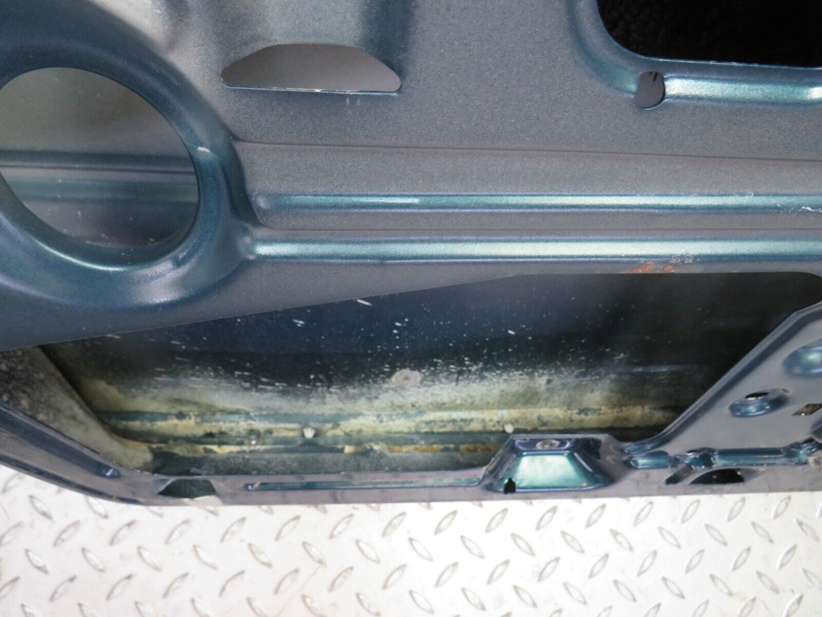 27752 Mercedes-Benz S124 300TE Wagon Rear Left Door