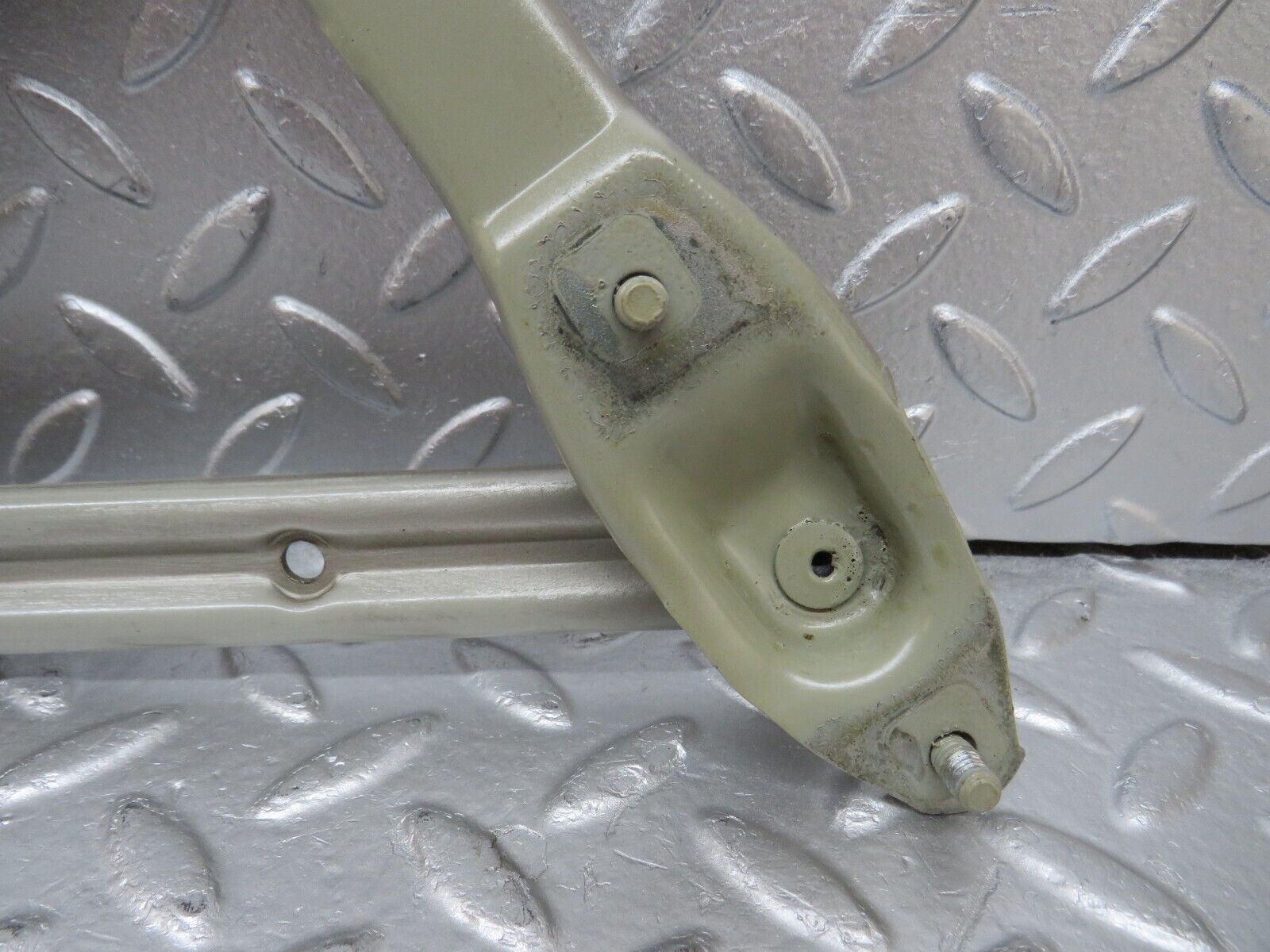 33724 Mercedes-Benz W201 190E 2.0L Bonnet Hinge Left Side