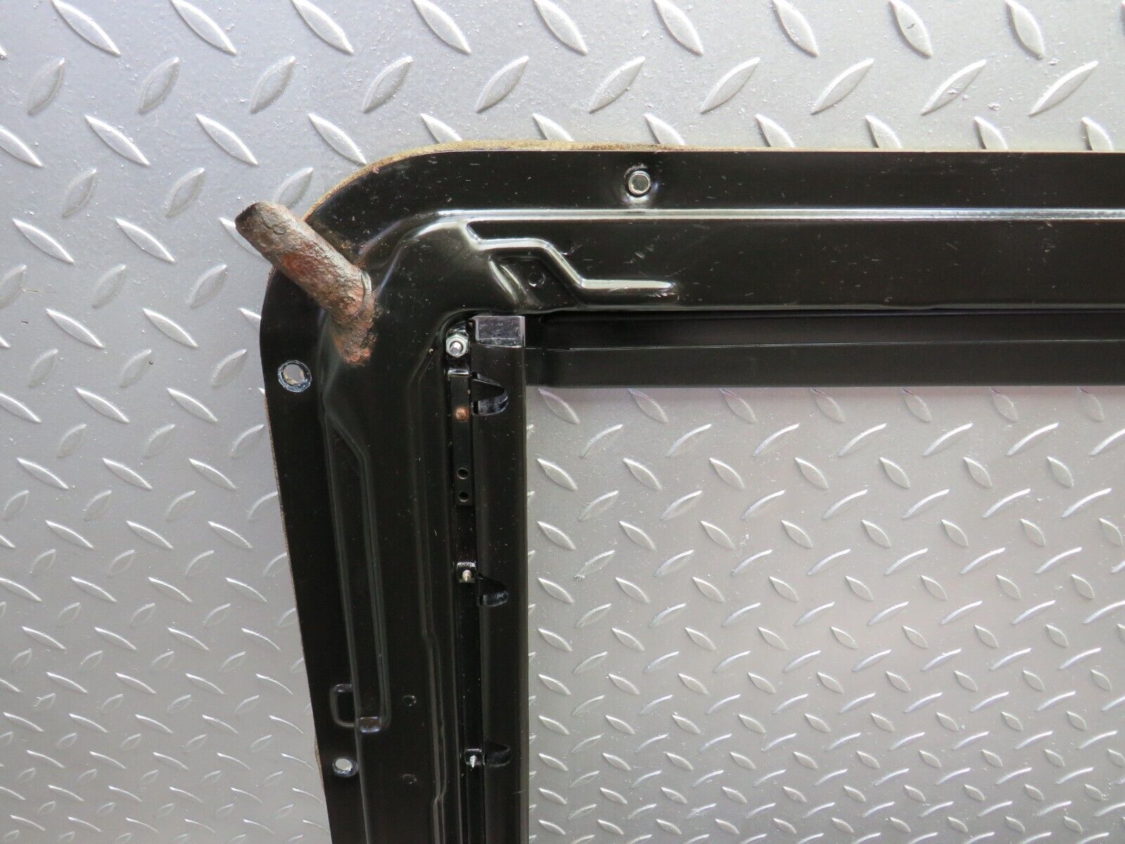 29498 Mercedes-Benz W124 230E Power Sunroof Frame