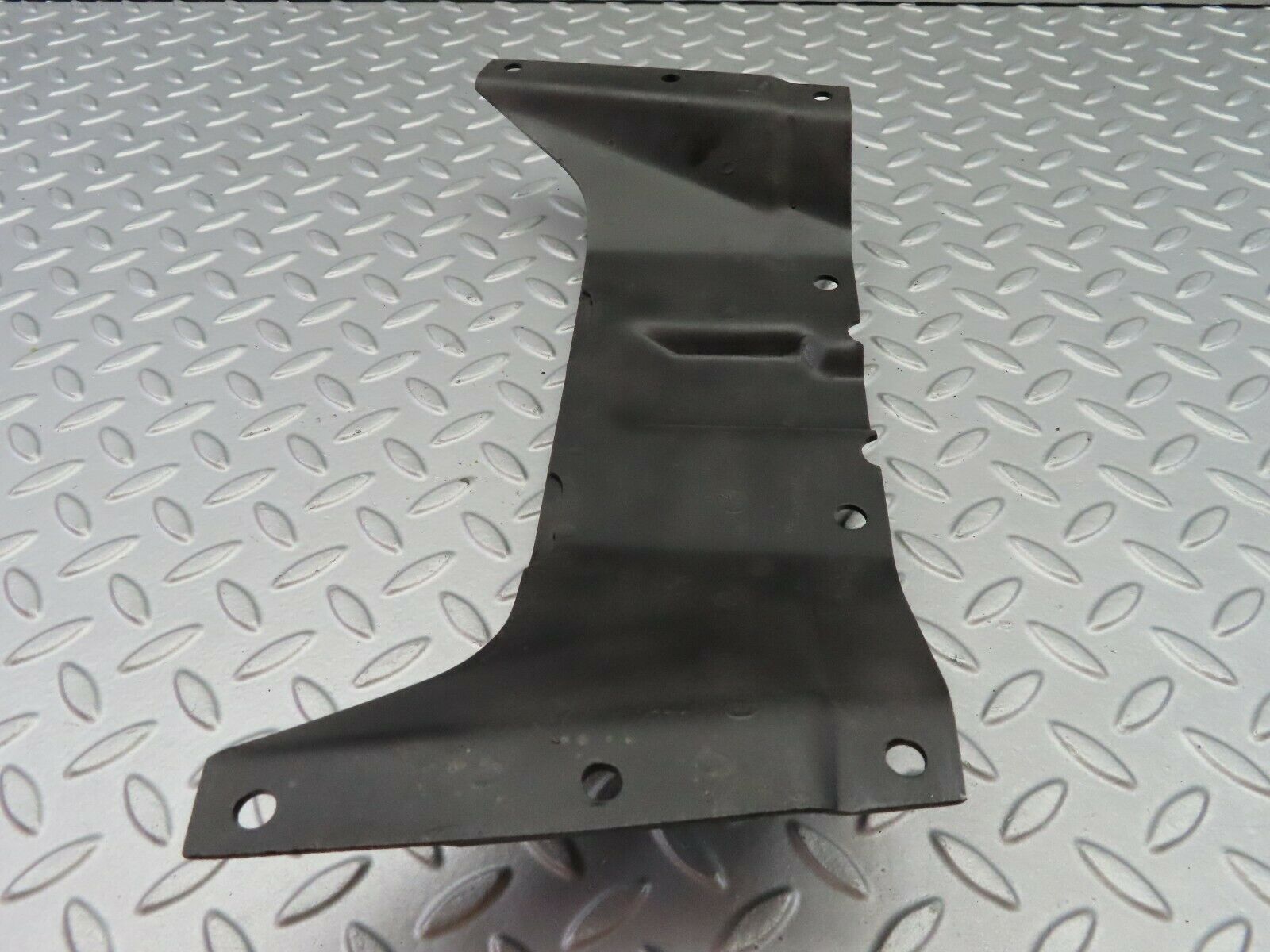 7074 Mercedes-Benz C107 350SLC Coupe Gearbox Mount Bracket I