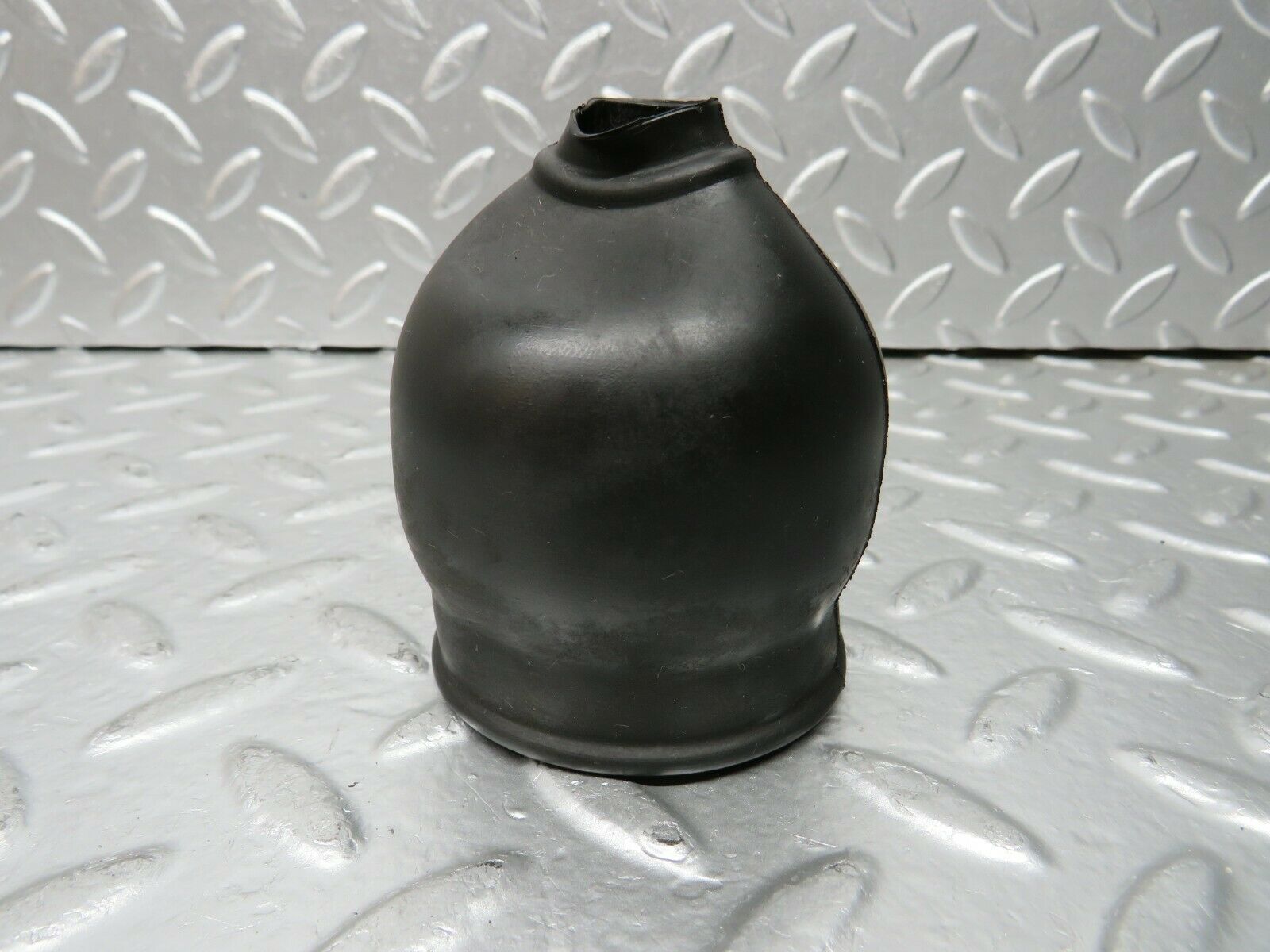 24282 Mercedes-Benz S124 220TE Wagon Headlight Switch Rubber Cover 0005452245