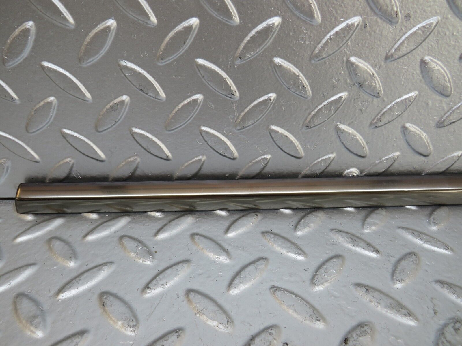 26461 Mercedes-Benz C124 220CE Coupe Rear Right Window Exterior Chrome Trim