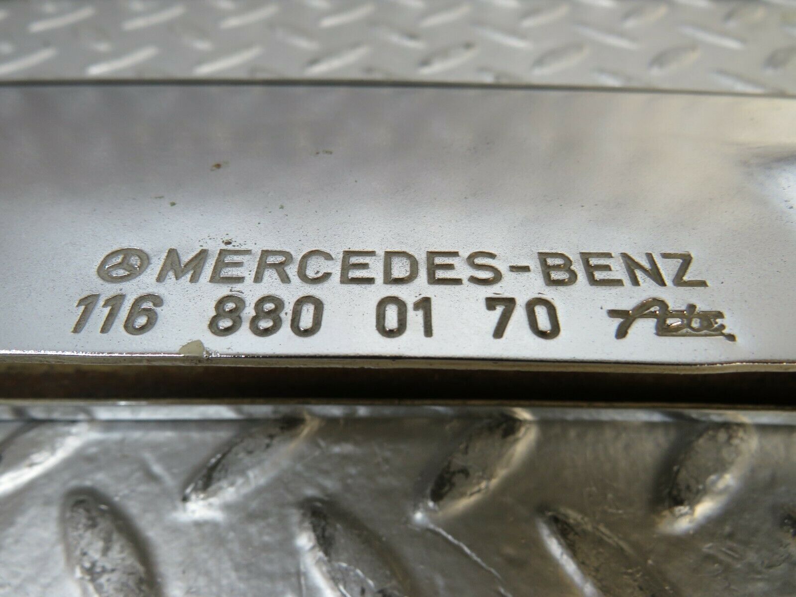 23239 Mercedes-Benz W116 350SE Front Left Upper Bumper Corner 1168800170