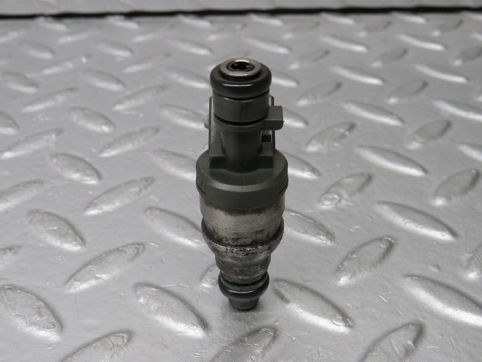 38143 Mercedes-Benz A124 320E Cabriolet Fuel Injector Bosch 0280155209 0000787323