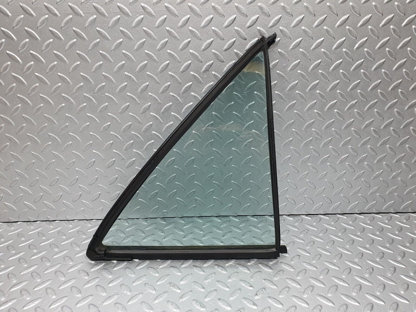 41410 Mercedes-Benz W124 200E Rear Right Quarter Window Glass 1247350624