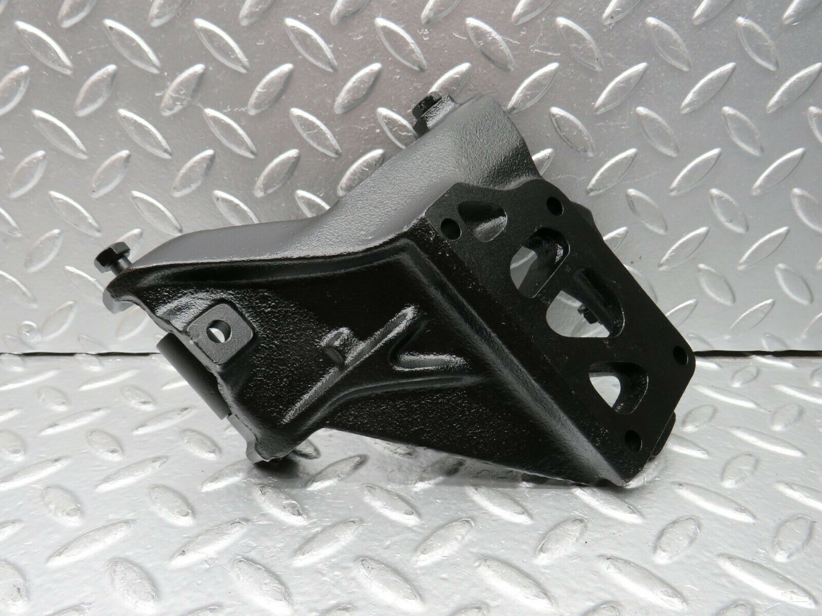 24087 Mercedes-Benz W123 280E Alternator Generator Bracket 1101550735