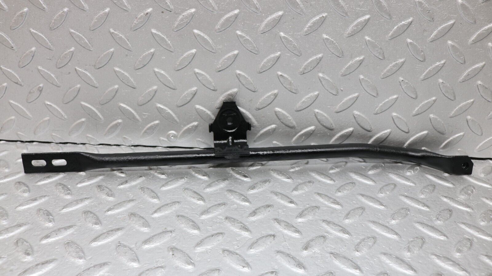 37231 Mercedes-Benz C126 420SEC Coupe Front Lock Carrier Panel Reinforcement