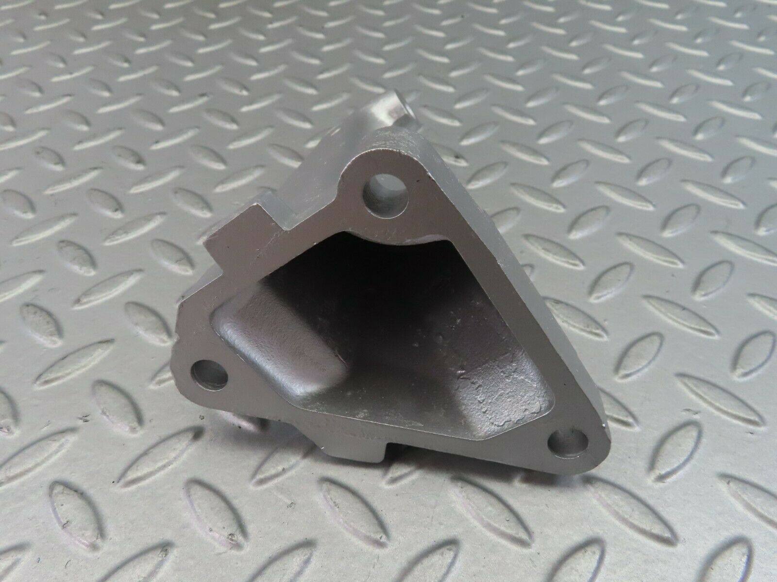 7751 Mercedes-Benz S123 230TE Wagon Engine Mount Bracket Right Side 1022230304