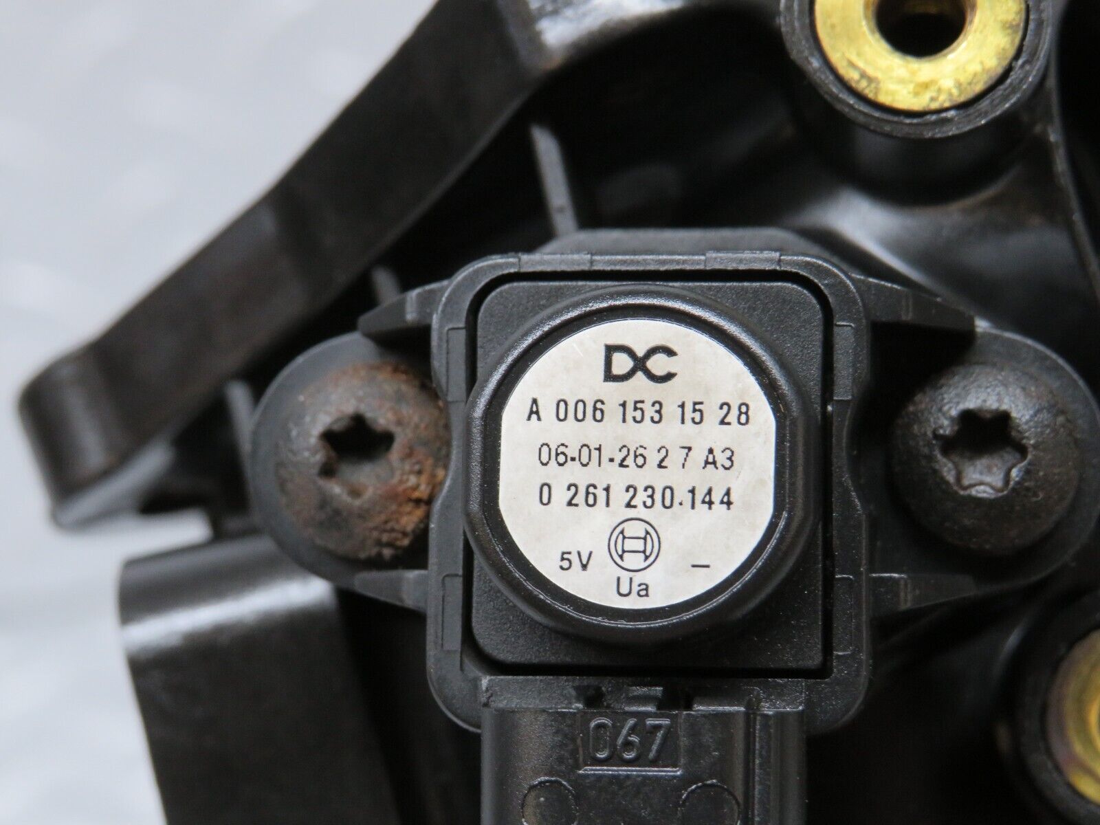 35220 Mercedes-Benz W221 Intake Manifold Pipe 6420901037 0261230144