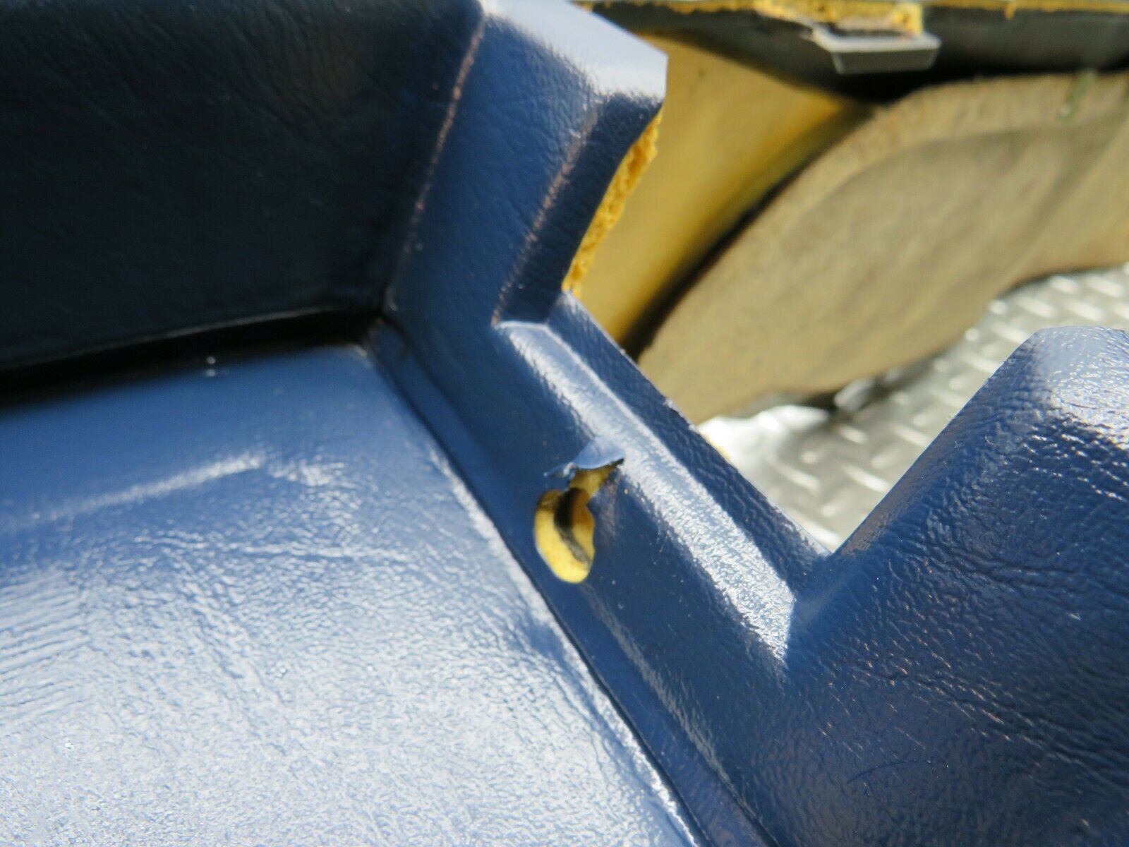 22933 Mercedes-Benz C123 230CE Coupe Centre Console Blue