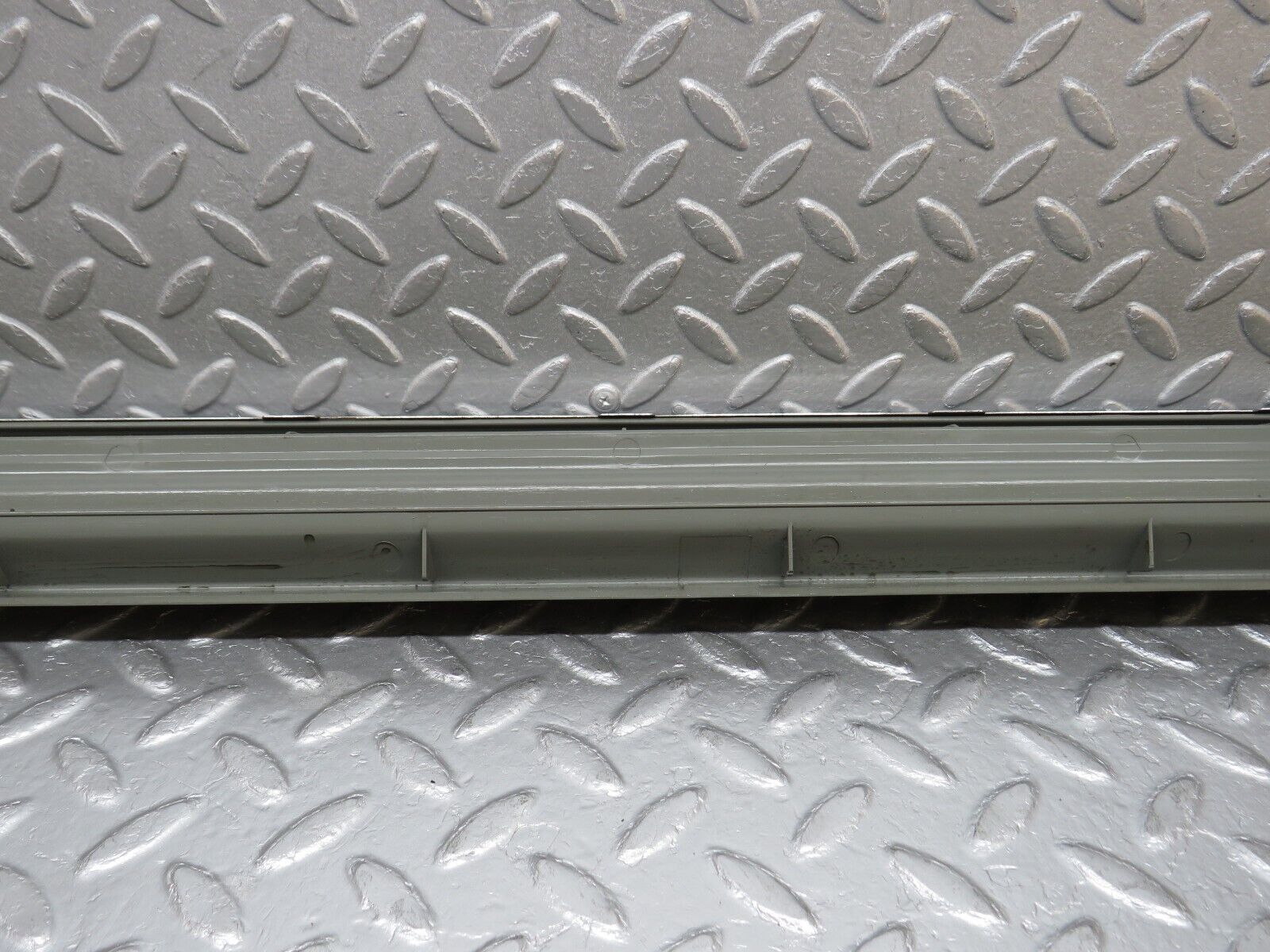 39522 Mercedes-Benz R129 320SL Coupe Right Door Sill Grey