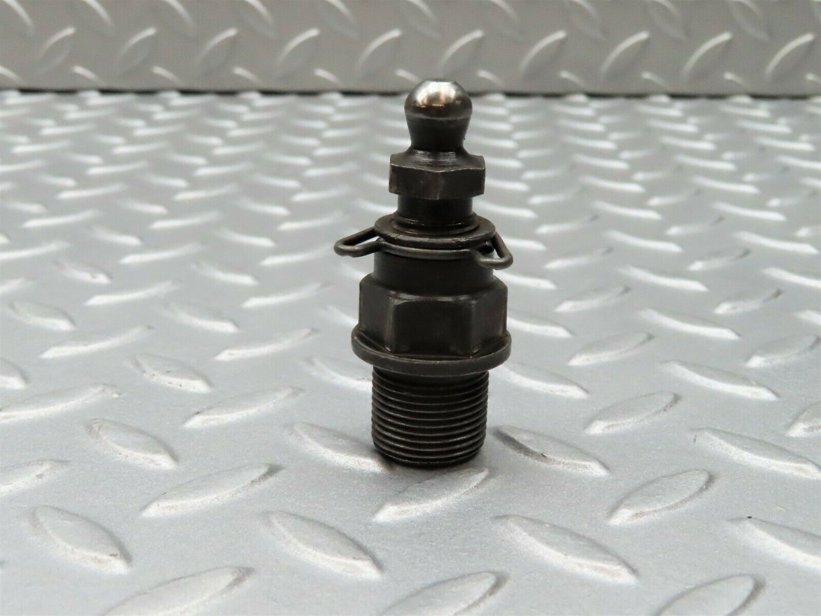 3552 Mercedes-Benz W108 280SE Ball Studs For Rocker Arm Mounting (Timing)