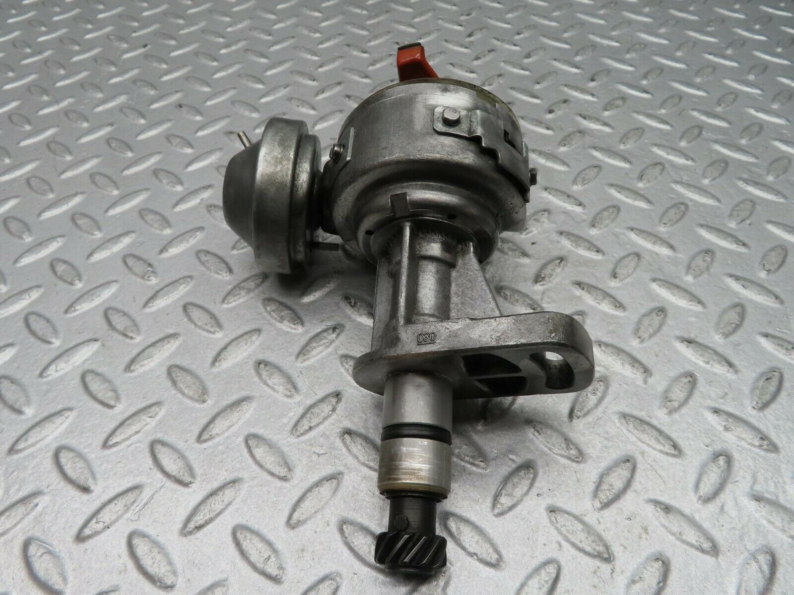 16665 Mercedes-Benz C107 380SLC Ignition Distributor Bosch 0237405014