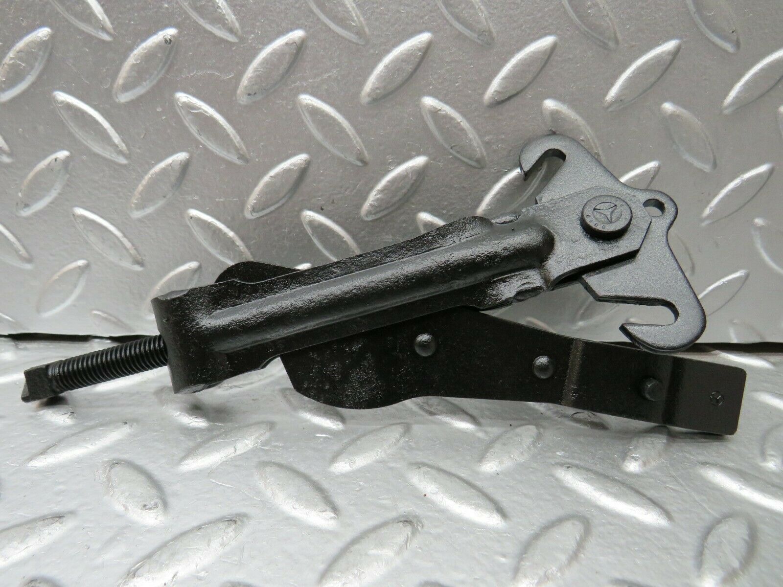 24153 Mercedes-Benz W123 280E Handbrake Regulator