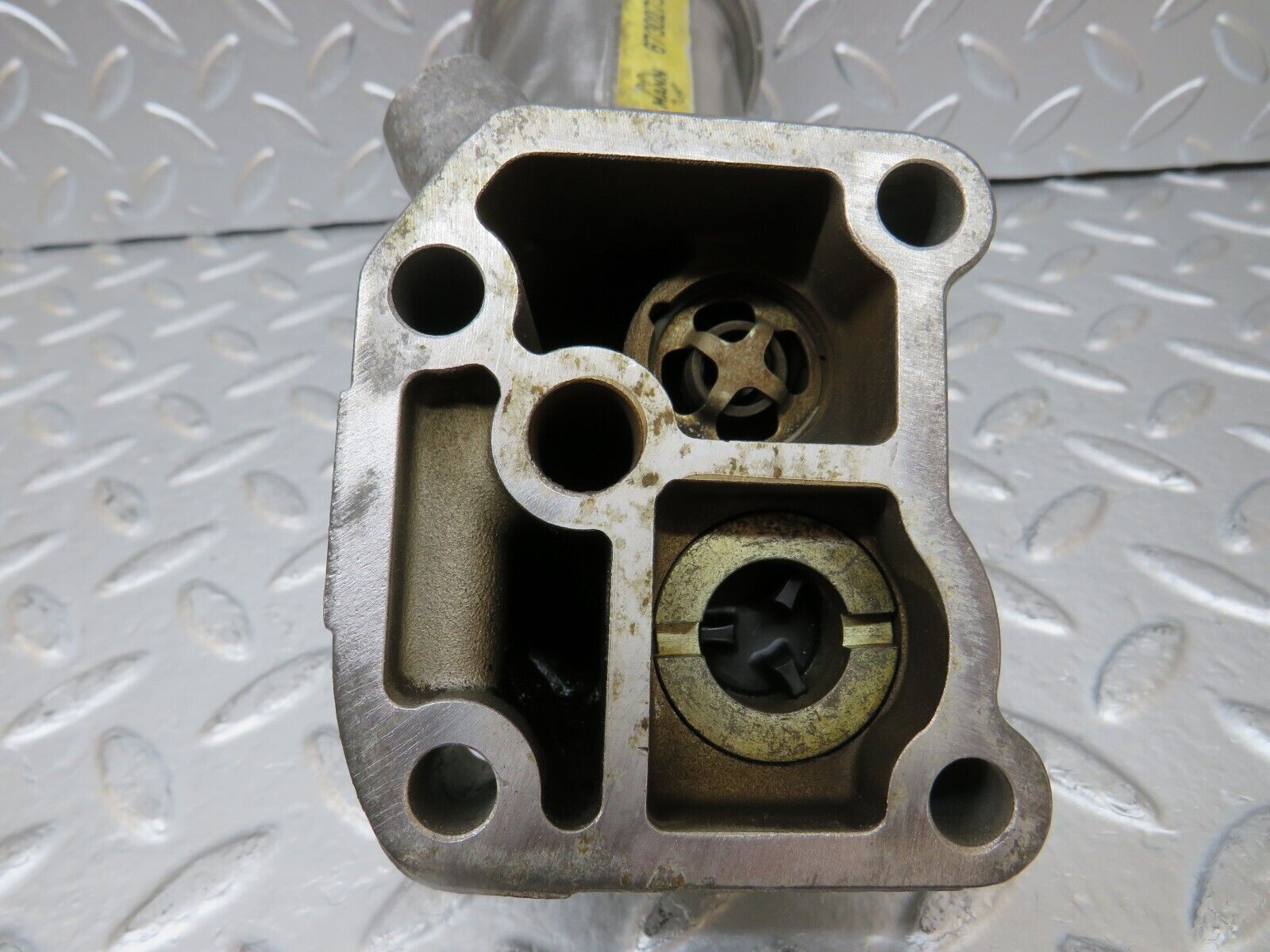 25622 Mercedes-Benz W123 200 Oil Filter Housing 1021800111