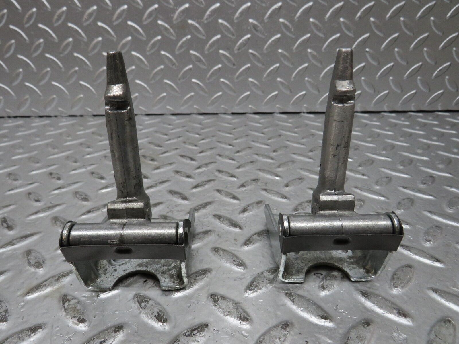 27832 Mercedes-Benz S124 300TE Wagon Rear Seat Hinge Pair With Cover 124922013