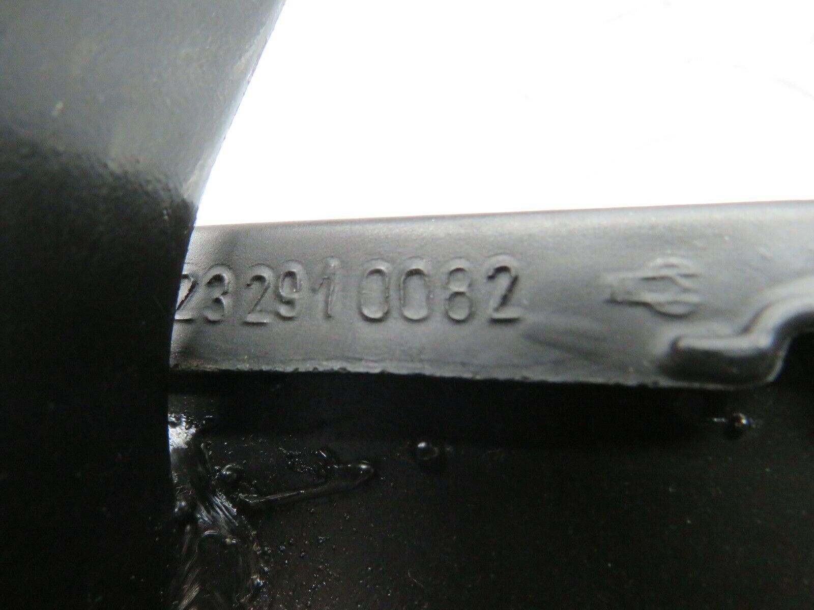 22514 Mercedes-Benz C124 E220 Coupe Brake Pedal With Rubber 1232910082