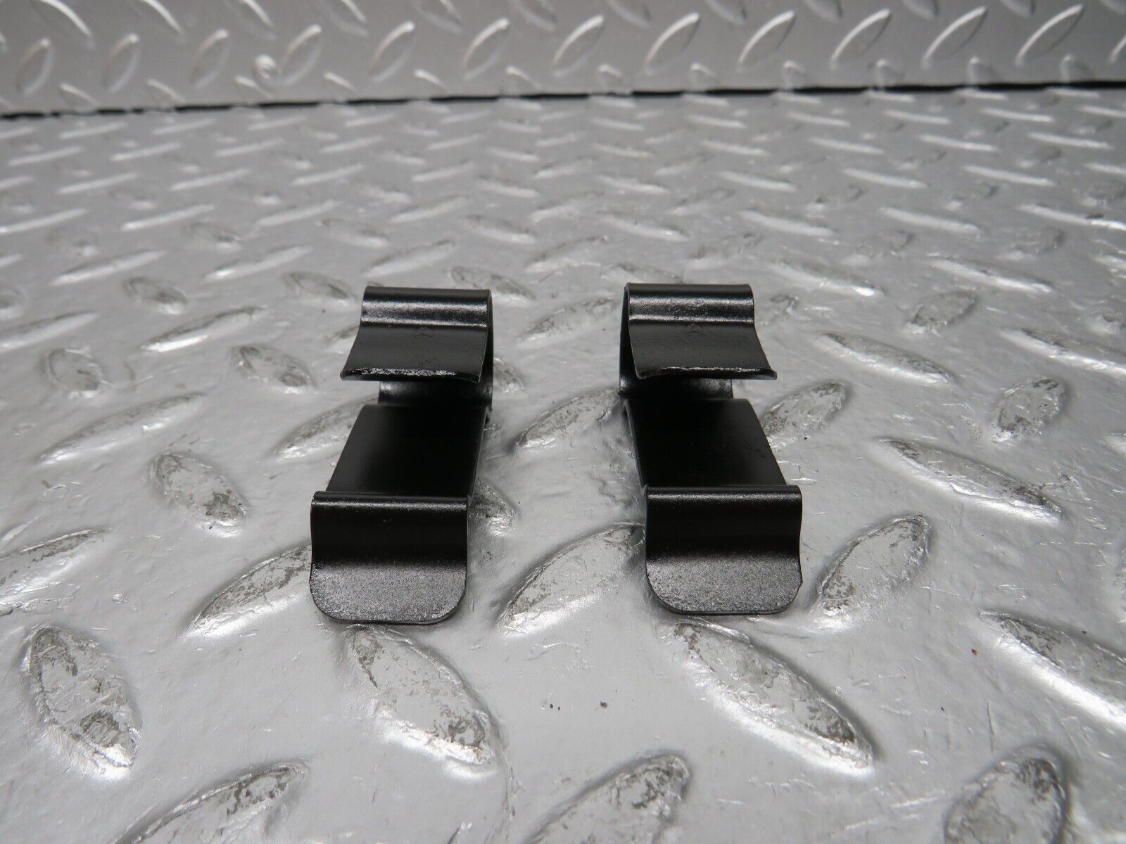 30867 Mercedes-Benz W201 190E 2.0L Radiator Fan Shroud Cover Holder 1265040146