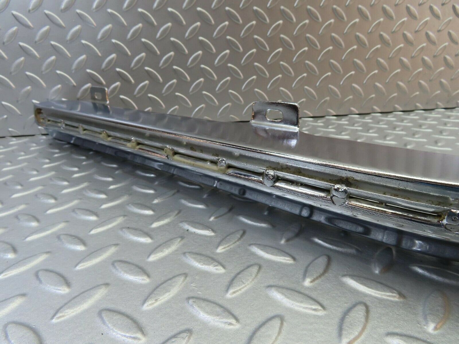 10606 Mercedes-Benz W116 Rear Left Upper Bumper Corner