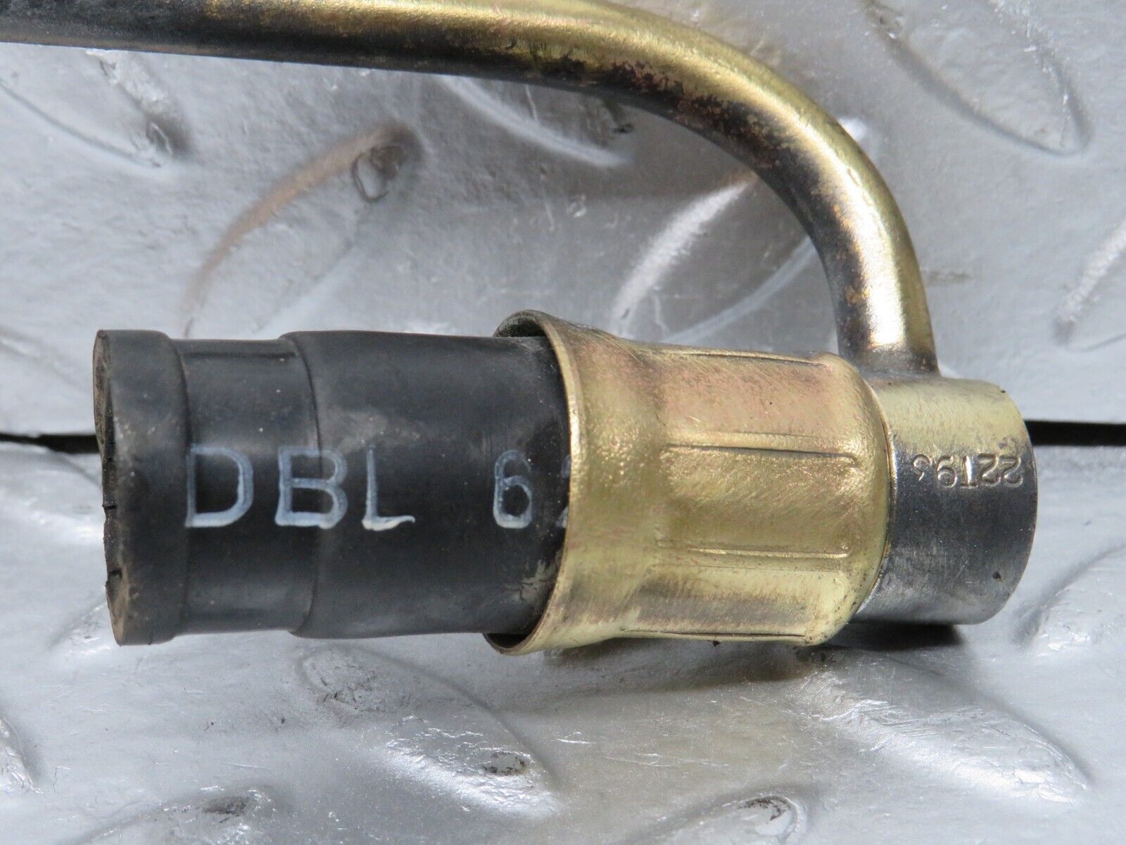 31505 Mercedes-Benz S124 220TE Wagon Fuel Hose Pipe