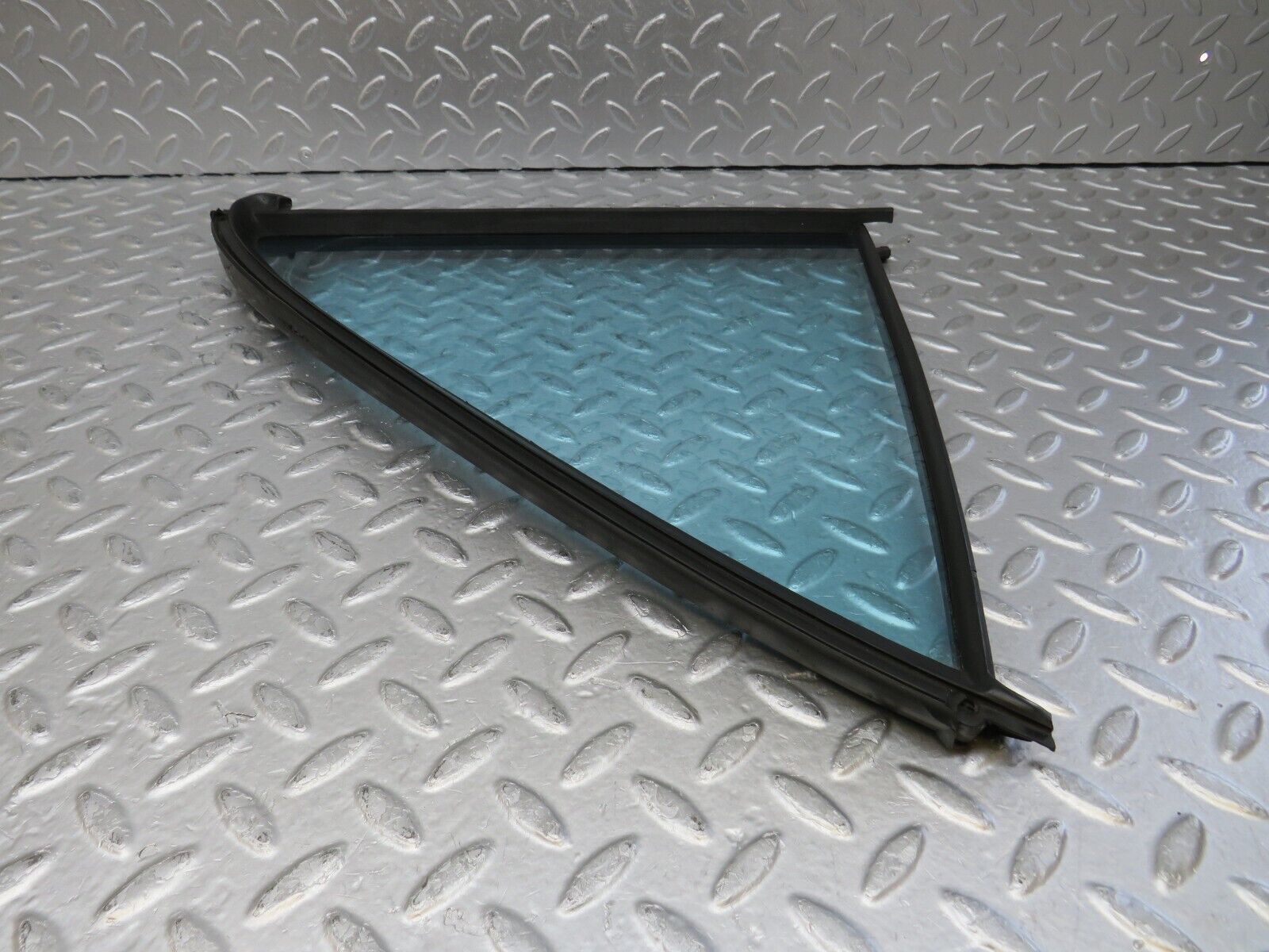 35061 Mercedes-Benz W210 320E Rear Left Quarter Window Glass 2107340124